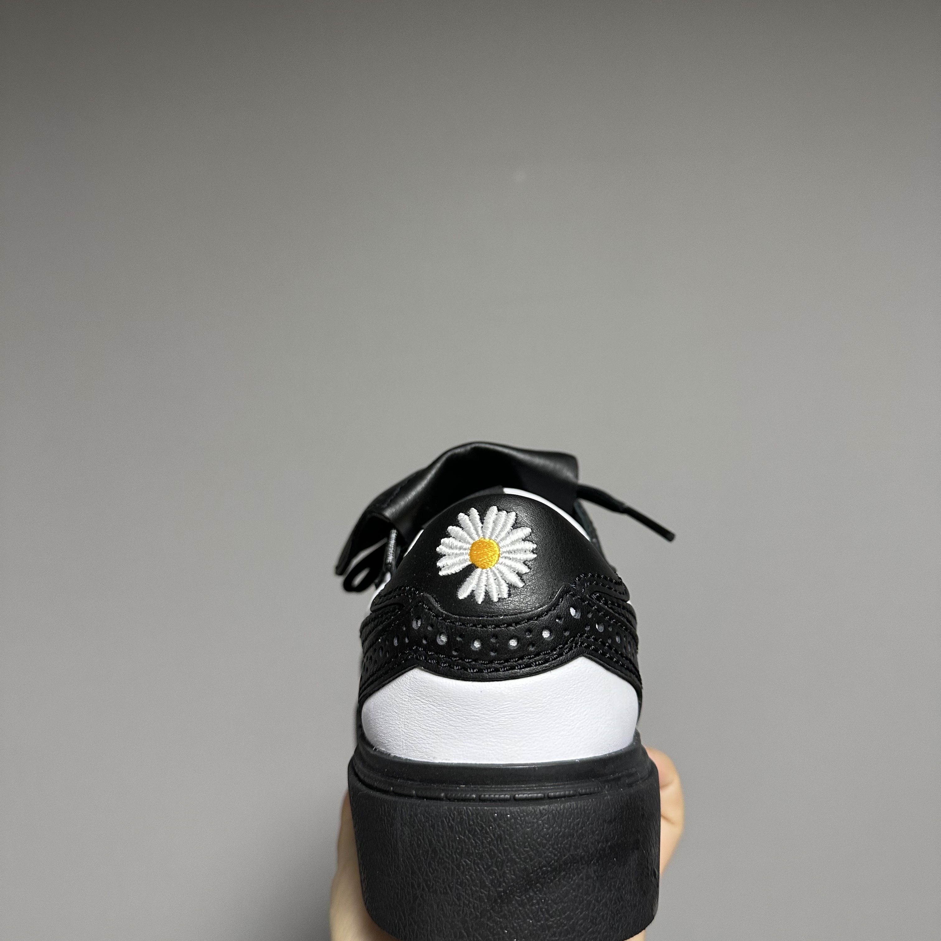 Nike x Peaceminusone Kwondo1 Black and White 착용 스타일 - 2