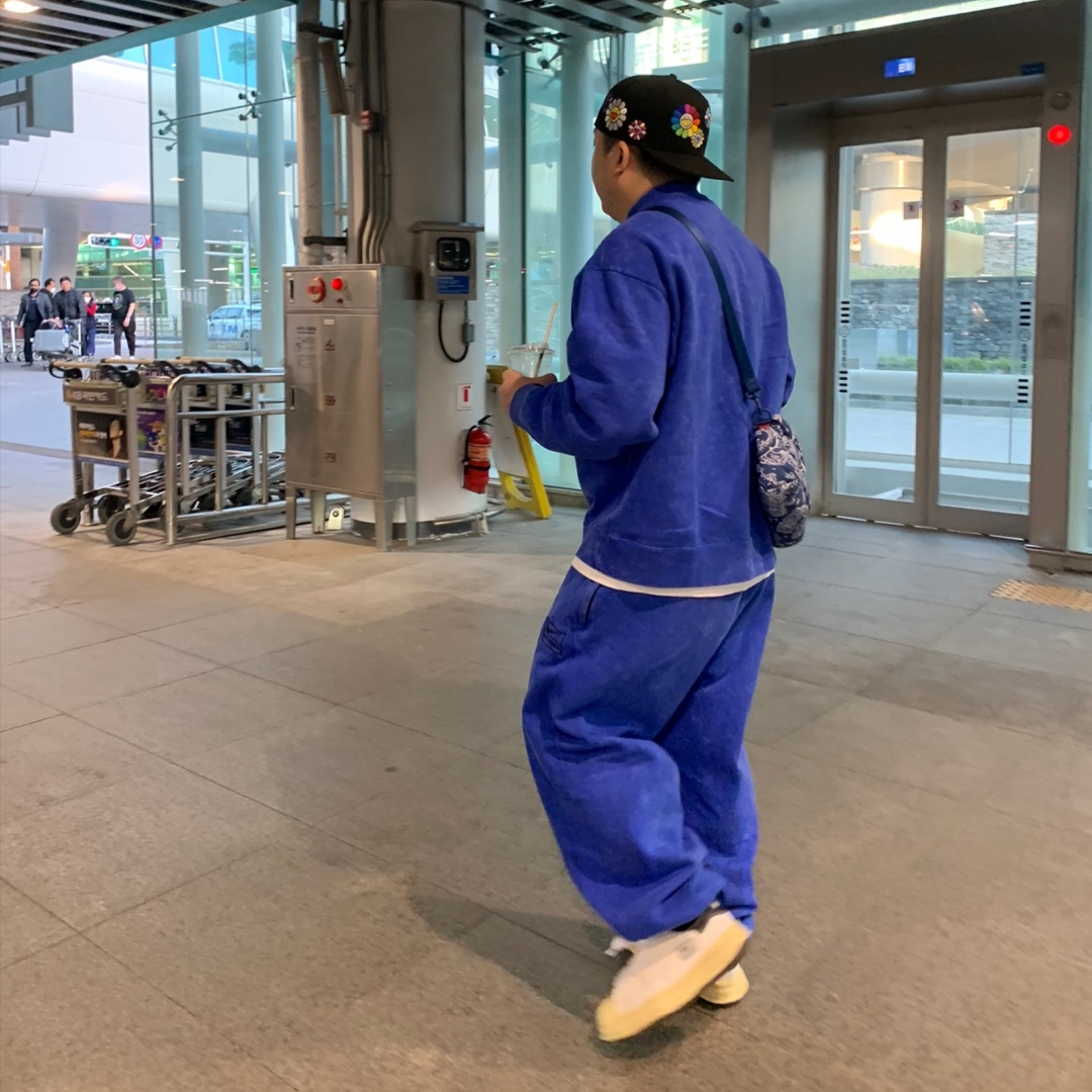 Nike x Stussy NRG Acid Washed Crewneck Game Royal (DR4024-480), Nike x Stussy NRG Acid Washed Fleece Pants Game Royal (DR4025-480) 착용 스타일 - 2