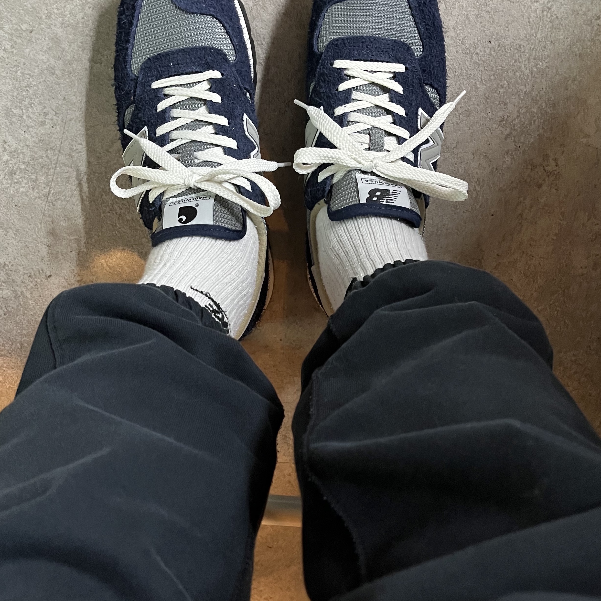 New Balance x Carhartt WIP 990v1 Made in USA Sculpture Center 착용 스타일