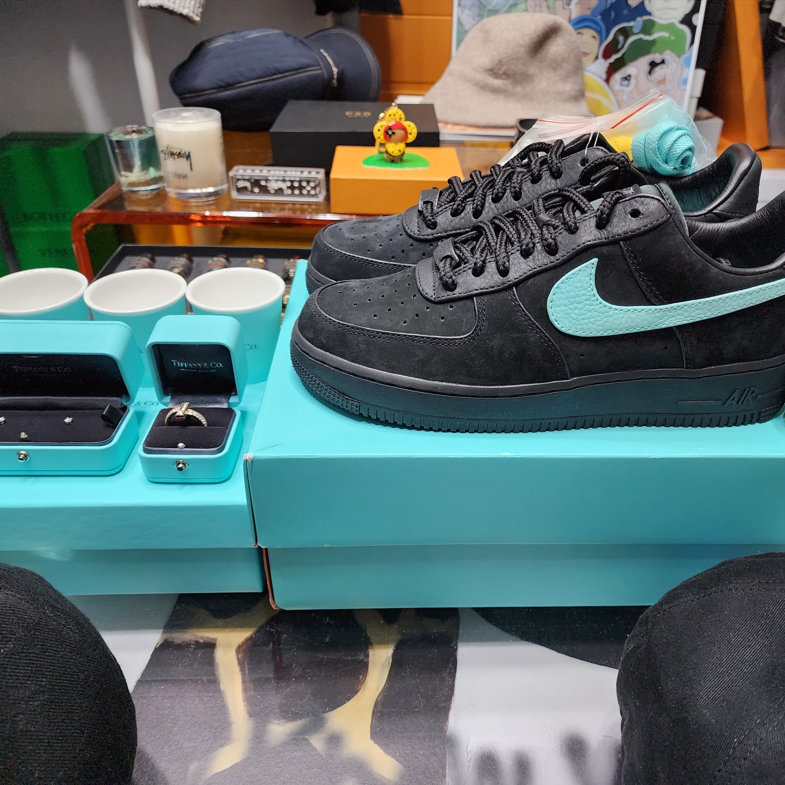 Nike x Tiffany & Co. Air Force 1 Low SP 1837, Tiffany & Co. Everyday Objects Tiffany Espresso Cups (Set of 4) 착용 스타일 - 3
