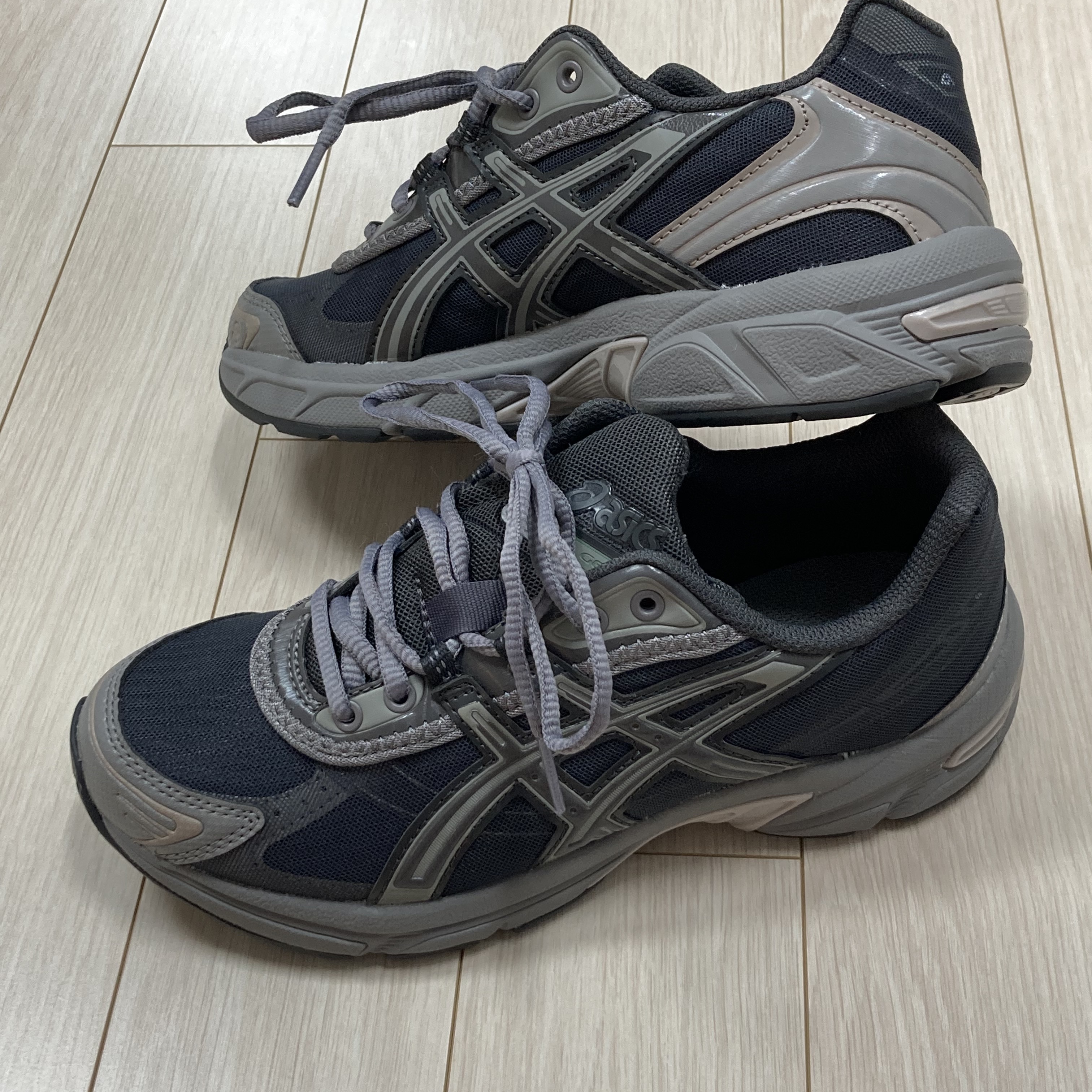 Asics Gel-1130 RE Obsidian Grey 착용 스타일 - 2