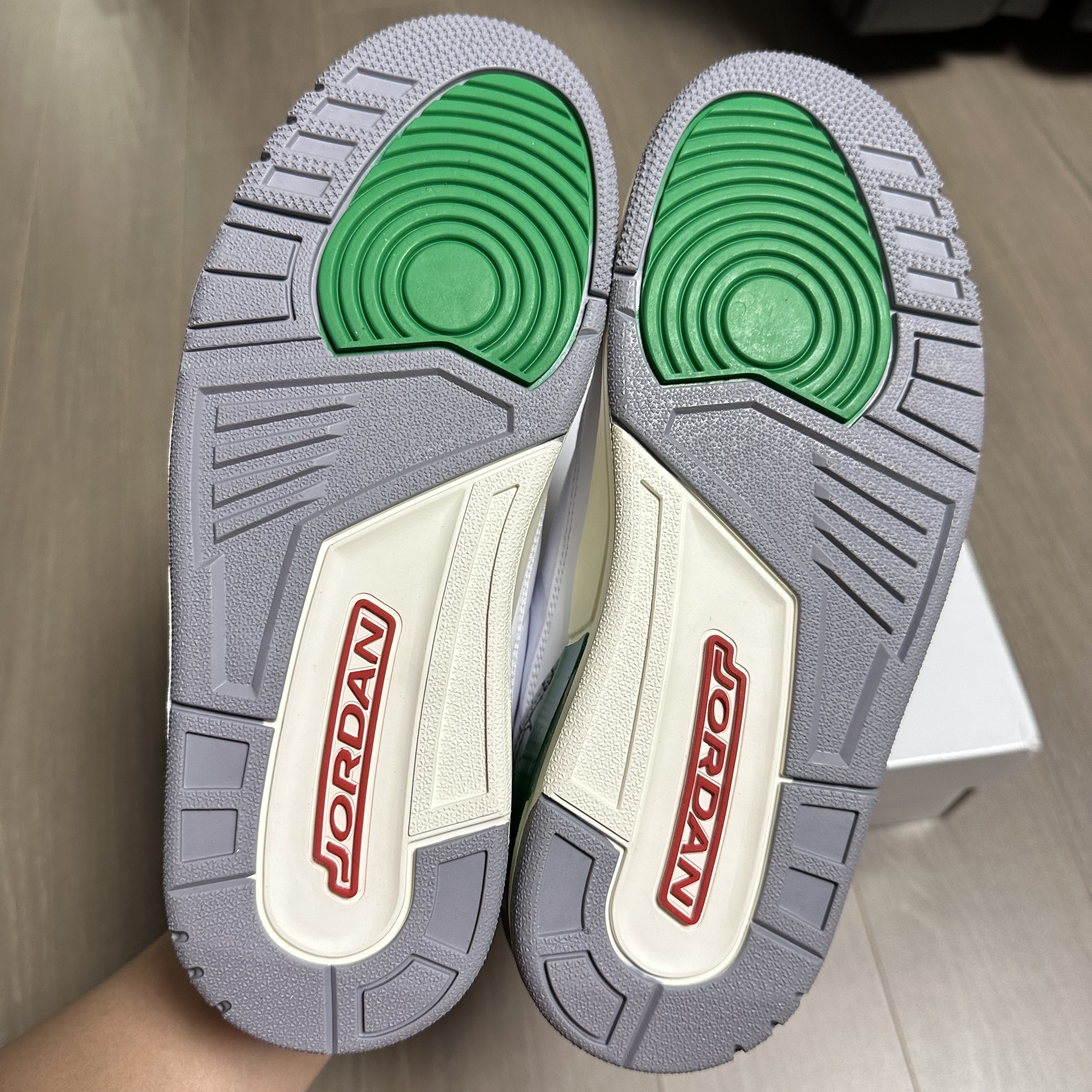 (W) Jordan 3 Retro Lucky Green 착용 스타일 - 5