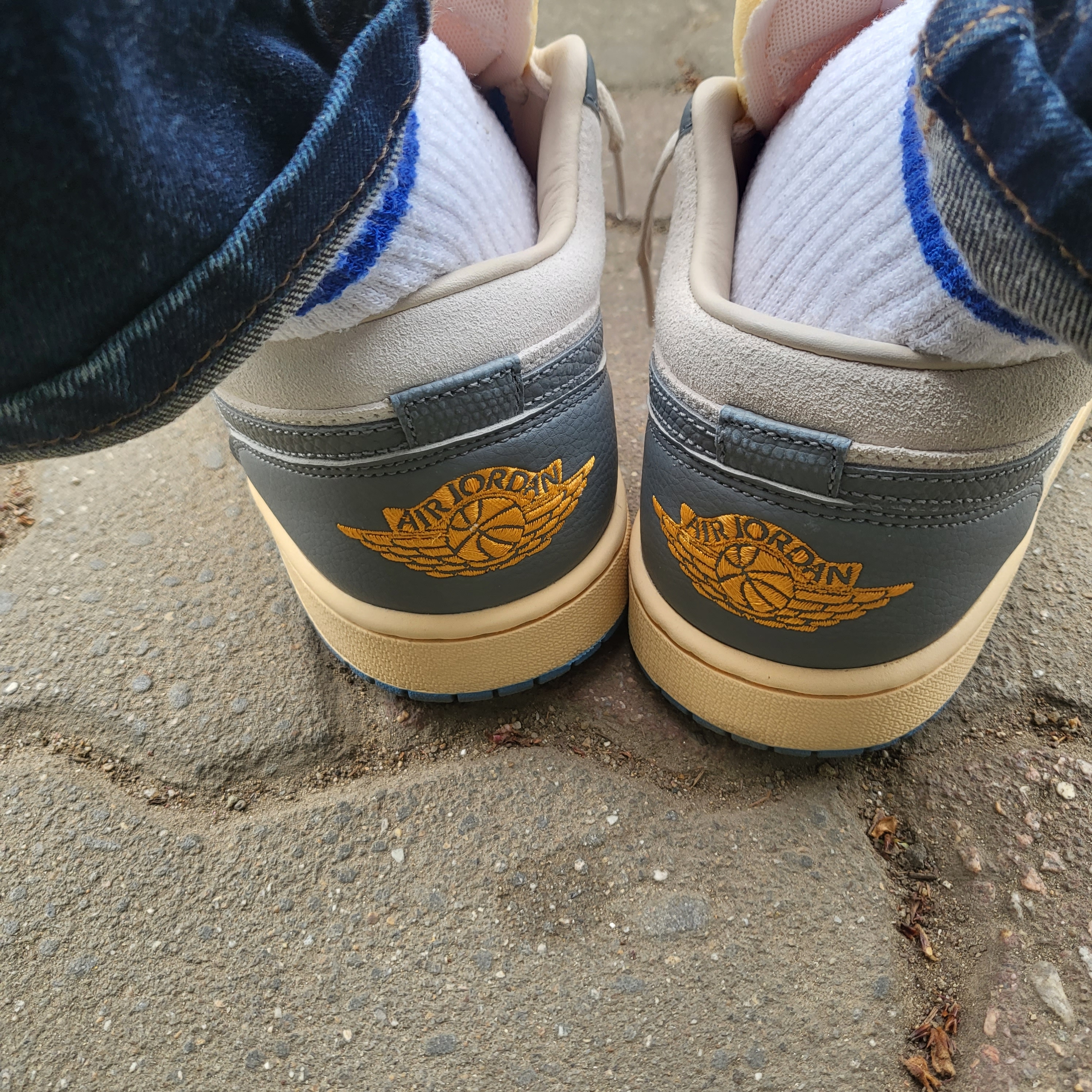 Jordan 1 Low SE Tokyo 96 착용 스타일 - 3