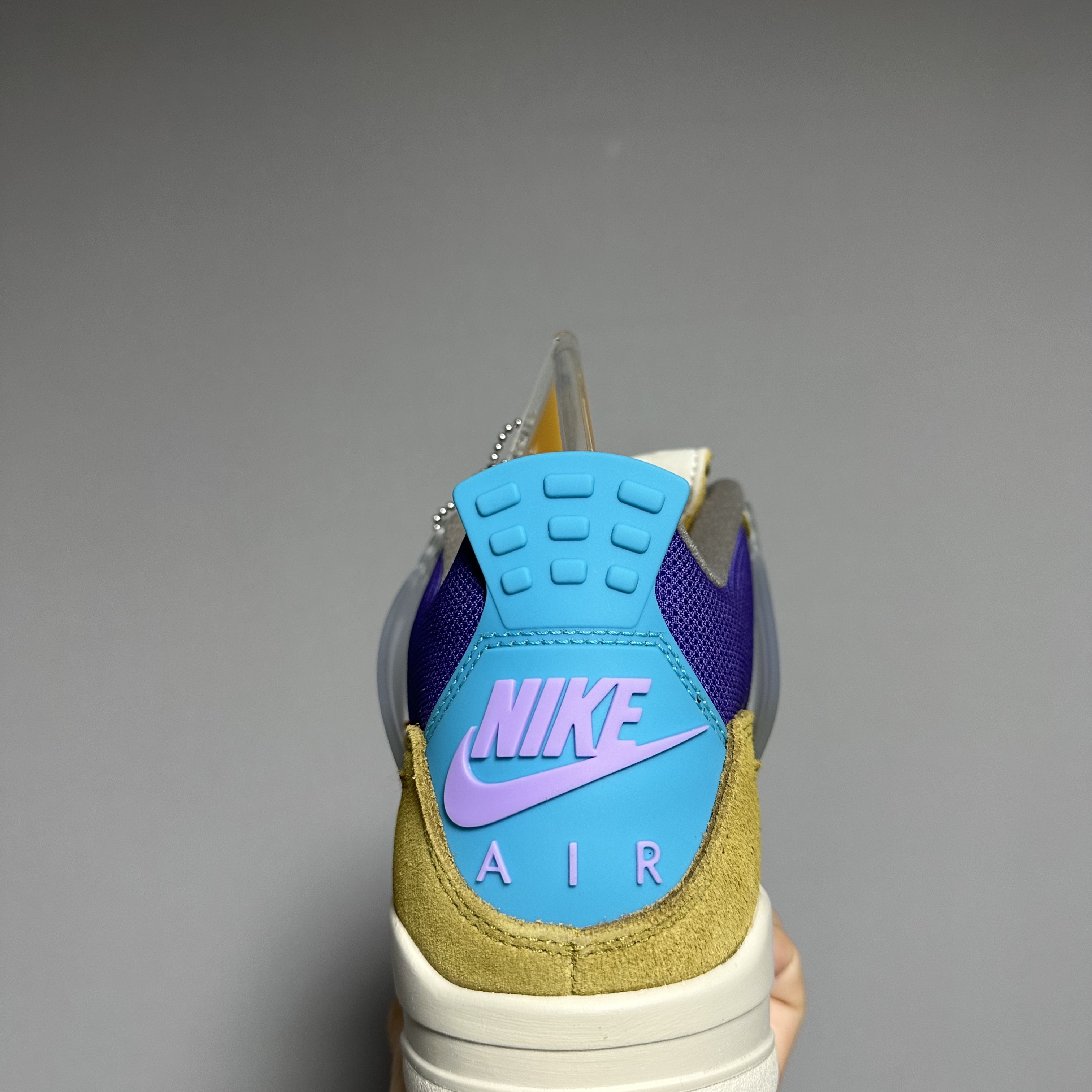Jordan 4 x Union Retro SP Desert Moss 착용 스타일 - 3