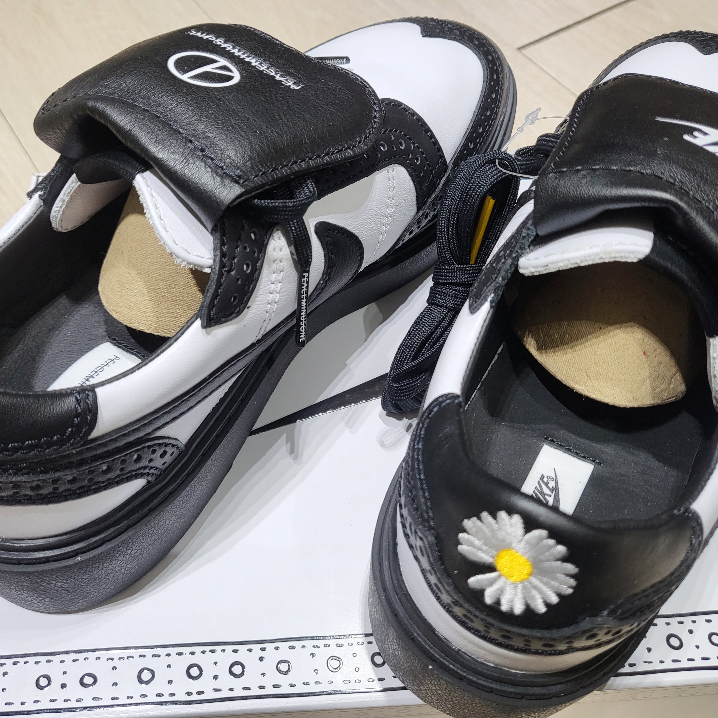 Nike x Peaceminusone Kwondo1 Black and White 착용 스타일 - 3