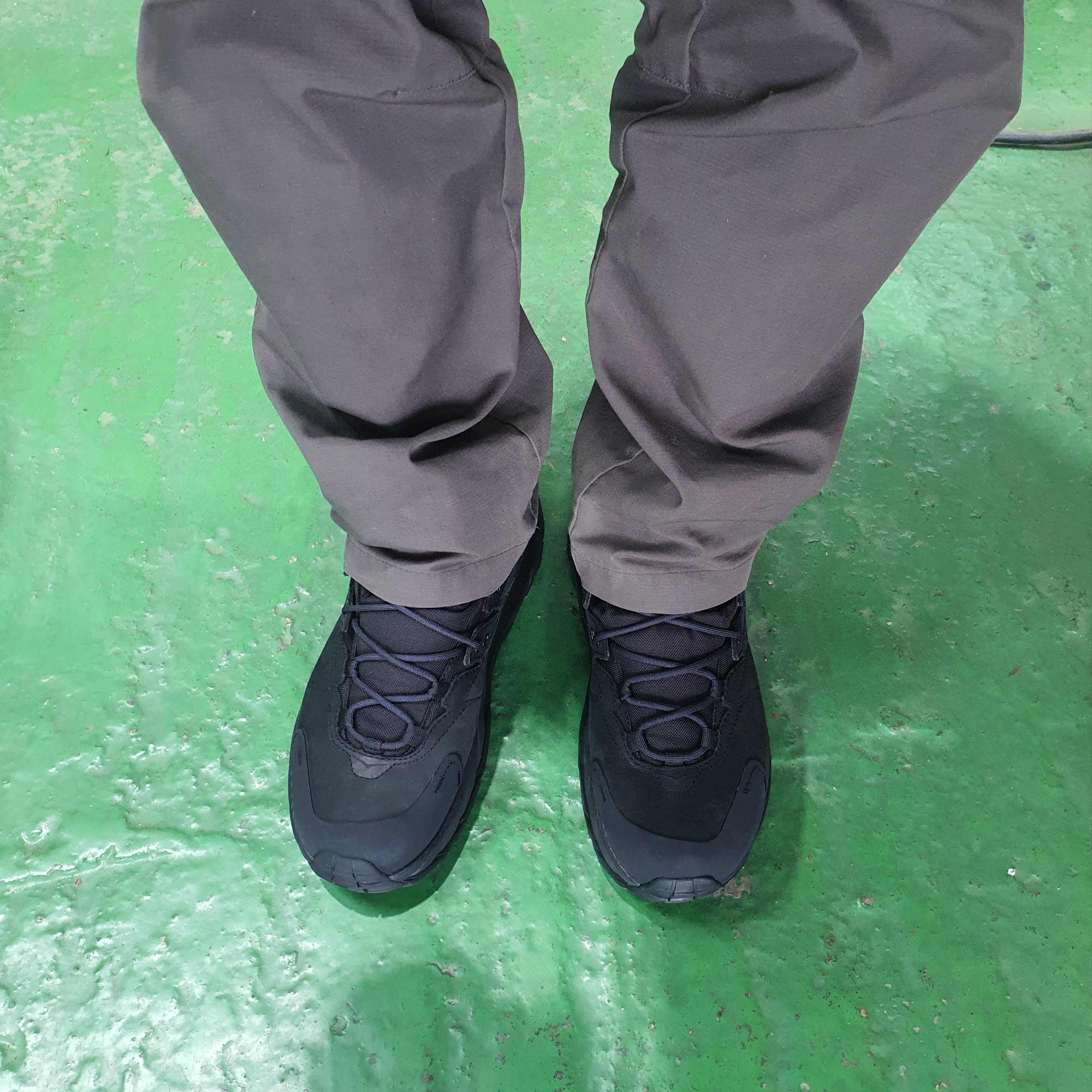 Hoka Kaha 2 Gore-Tex Black 착용 스타일 - 3