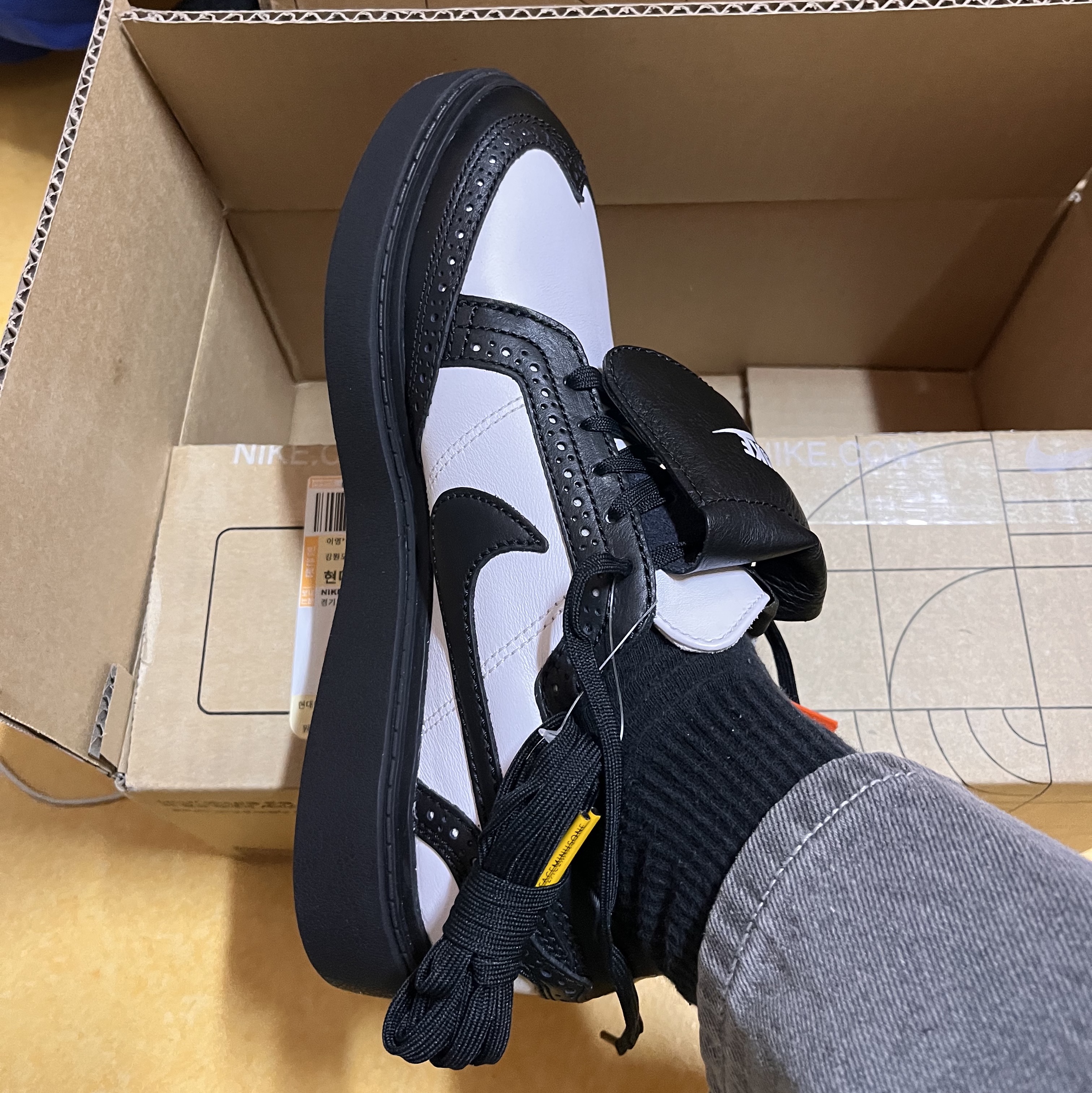 Nike x Peaceminusone Kwondo1 Black and White 착용 스타일