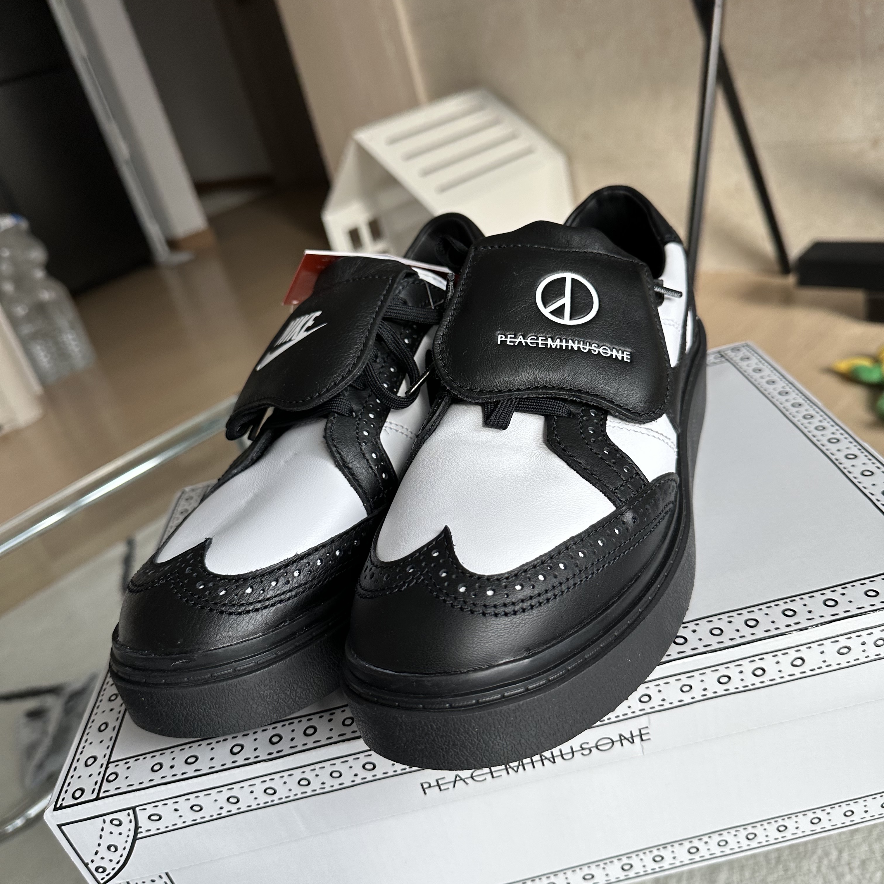 Nike x Peaceminusone Kwondo1 Black and White 착용 스타일 - 3