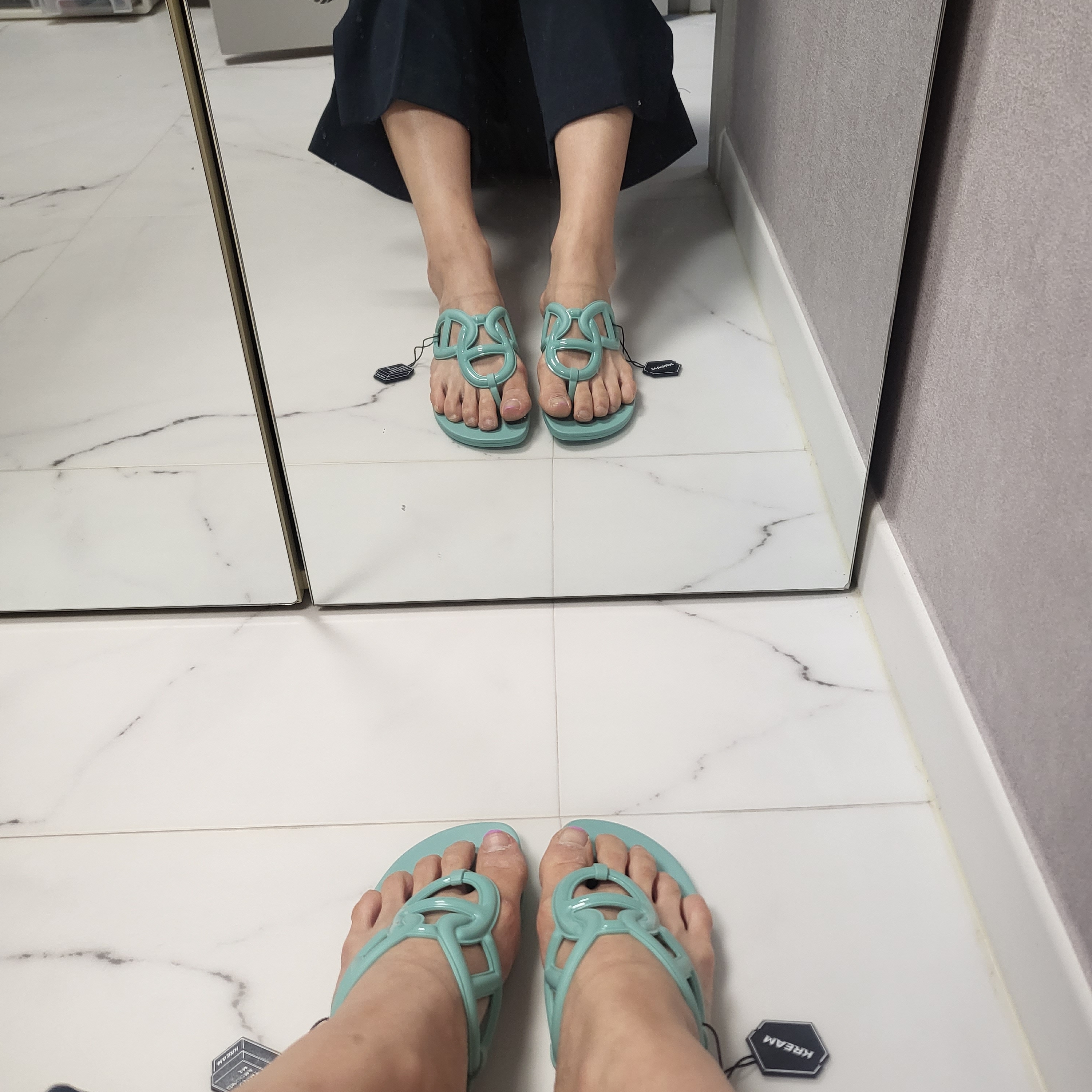 (W) Hermes Egerie Sandal Vert Embrun 착용 스타일