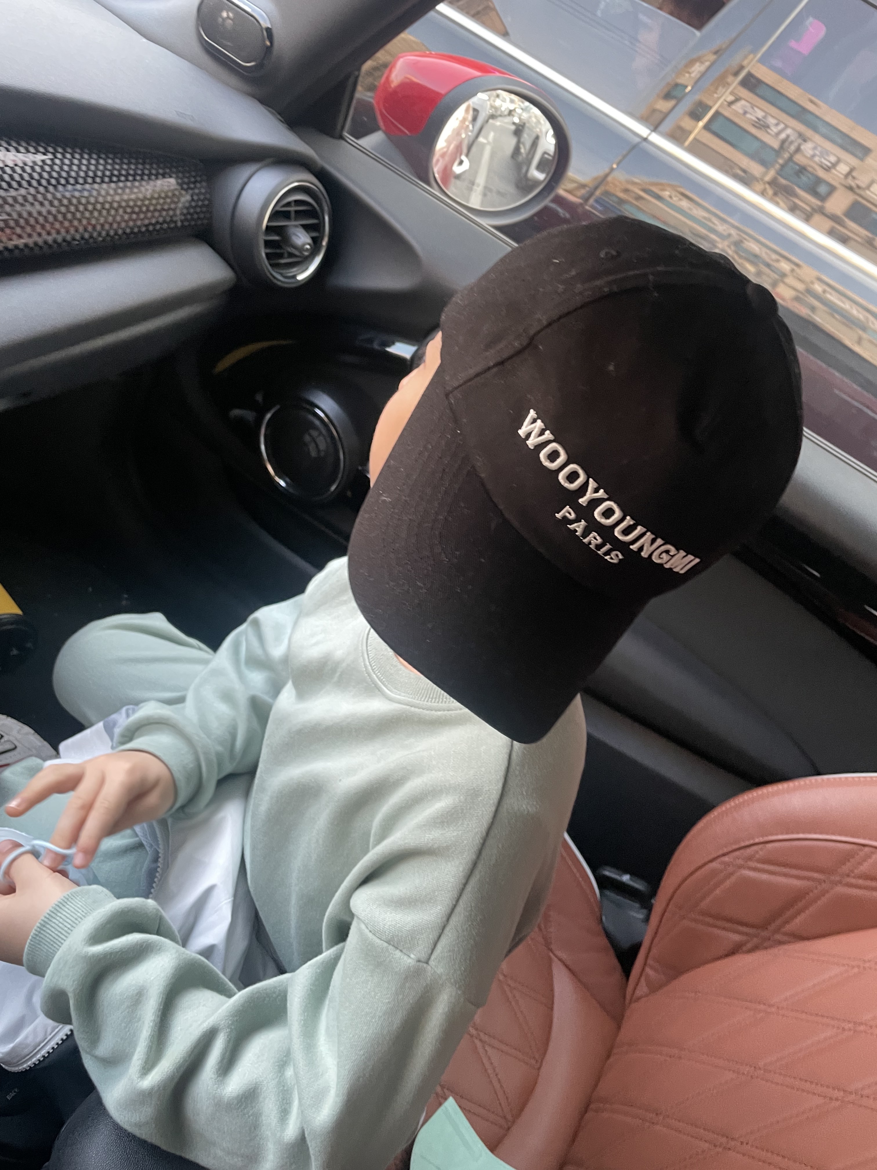 Wooyoungmi White Embroidered Logo Ball Cap Black 착용 스타일 - 1