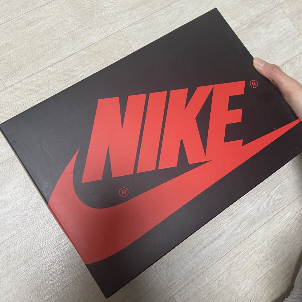 Jordan 1 Retro High OG University Blue 착용 스타일 - 3