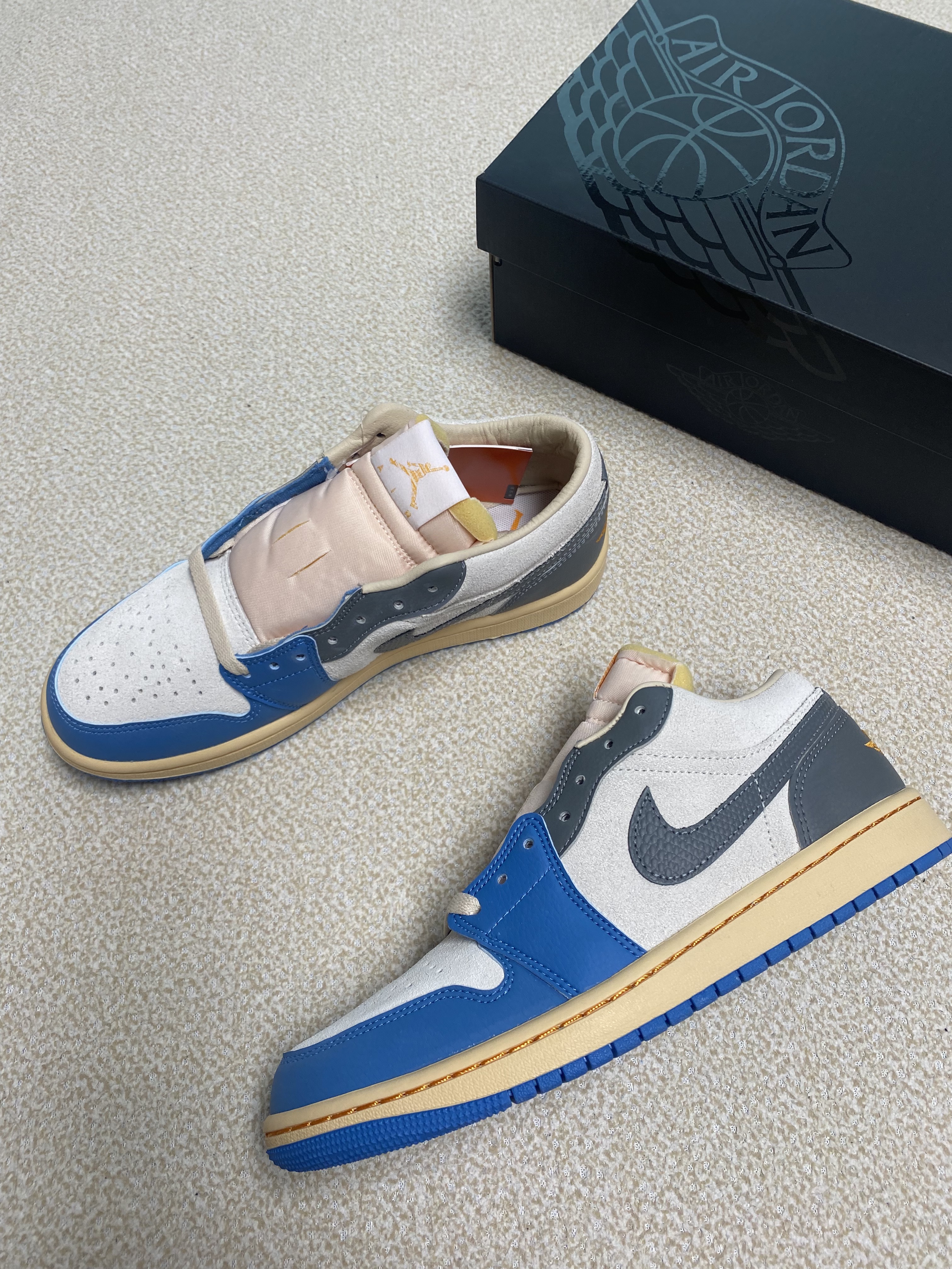 Jordan 1 Low SE Tokyo 96 착용 스타일
