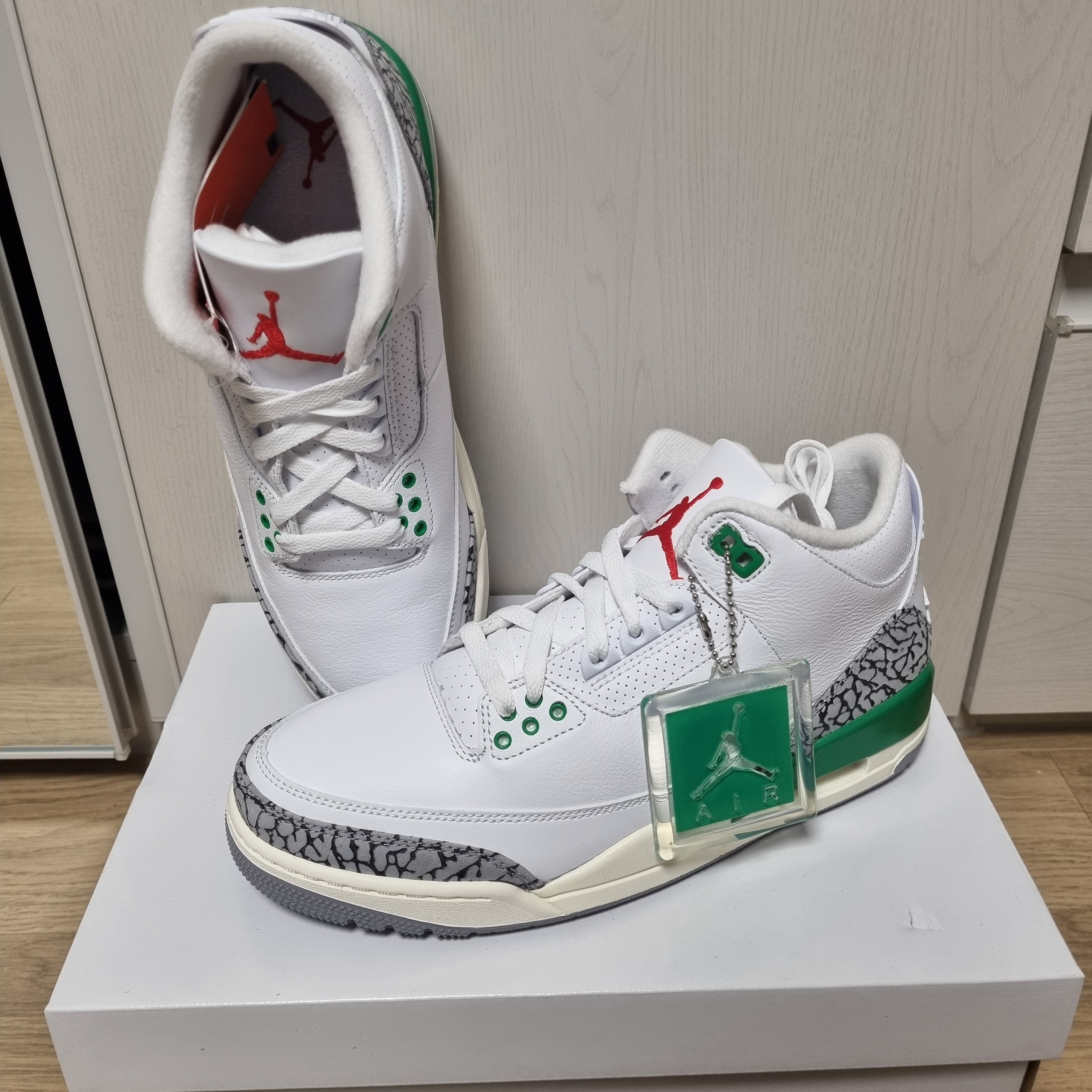 (W) Jordan 3 Retro Lucky Green 착용 스타일 - 1