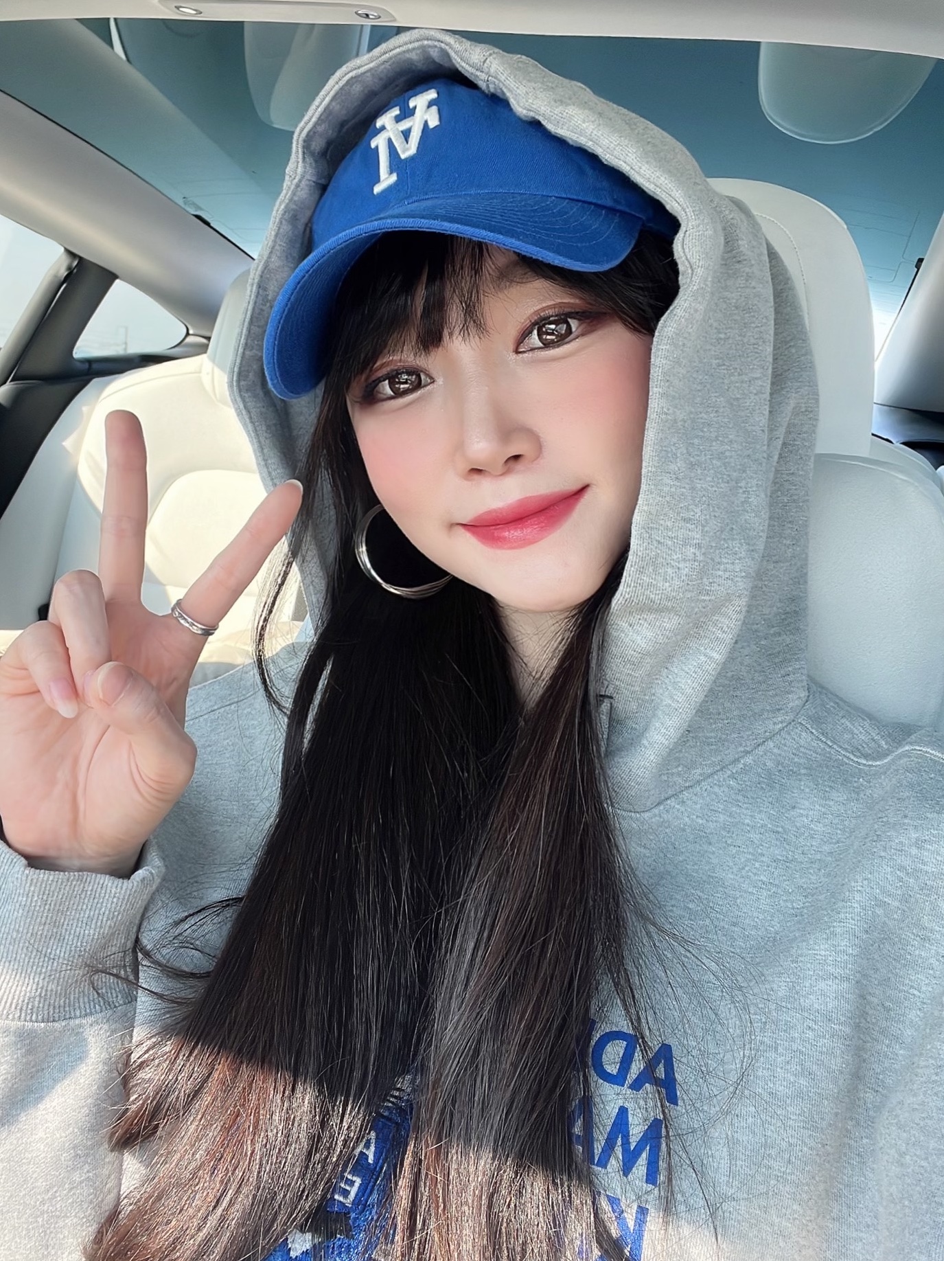 Maison Kitsune x Ader Error Meditation Fox Hoodie Grey 착용 스타일