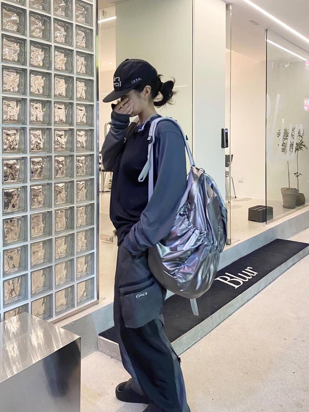 Art Of Field Coaptation Pocket Cargo Pants Dark Gray 착용 스타일 - 3