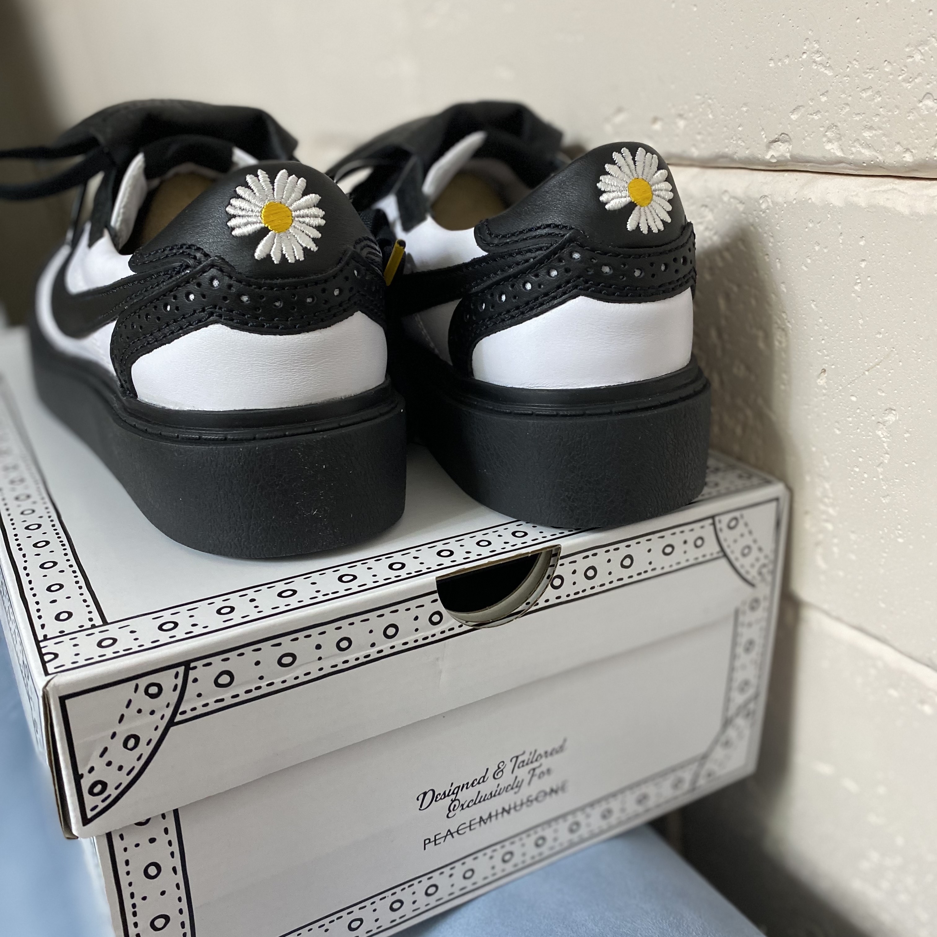 Nike x Peaceminusone Kwondo1 Black and White 착용 스타일 - 2