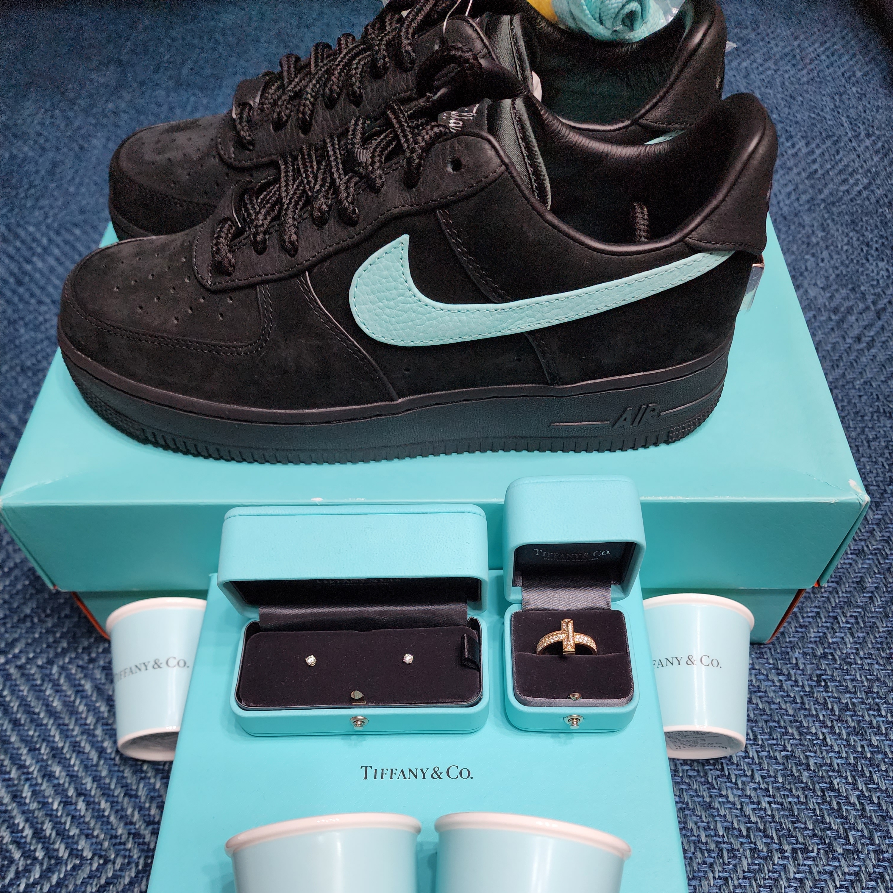 Nike x Tiffany & Co. Air Force 1 Low SP 1837, Tiffany & Co. Everyday Objects Tiffany Espresso Cups (Set of 4) 착용 스타일 - 1