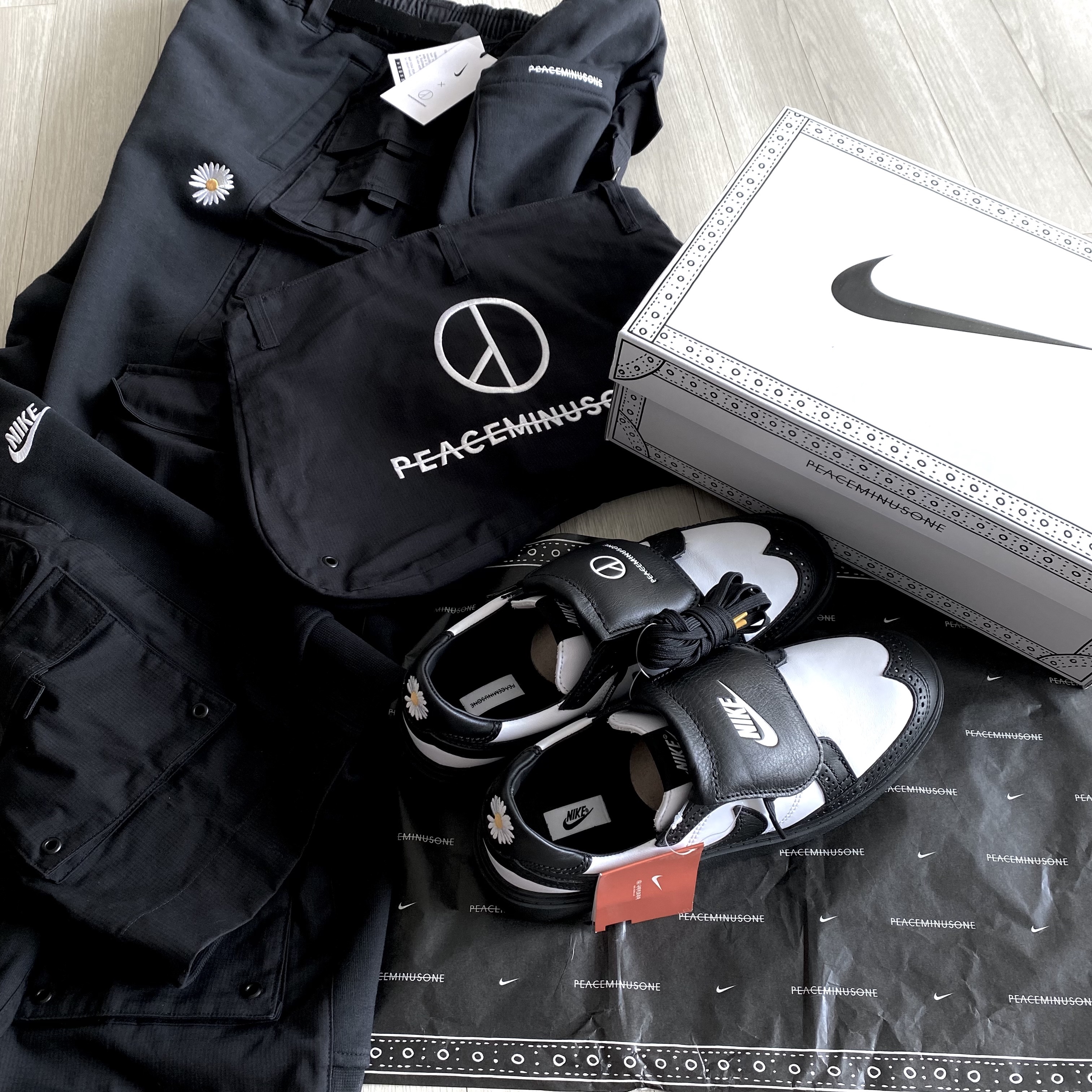 Nike x Peaceminusone Kwondo1 Black and White, Nike x Peaceminusone Wide Pants Black (DR0096-010) 착용 스타일
