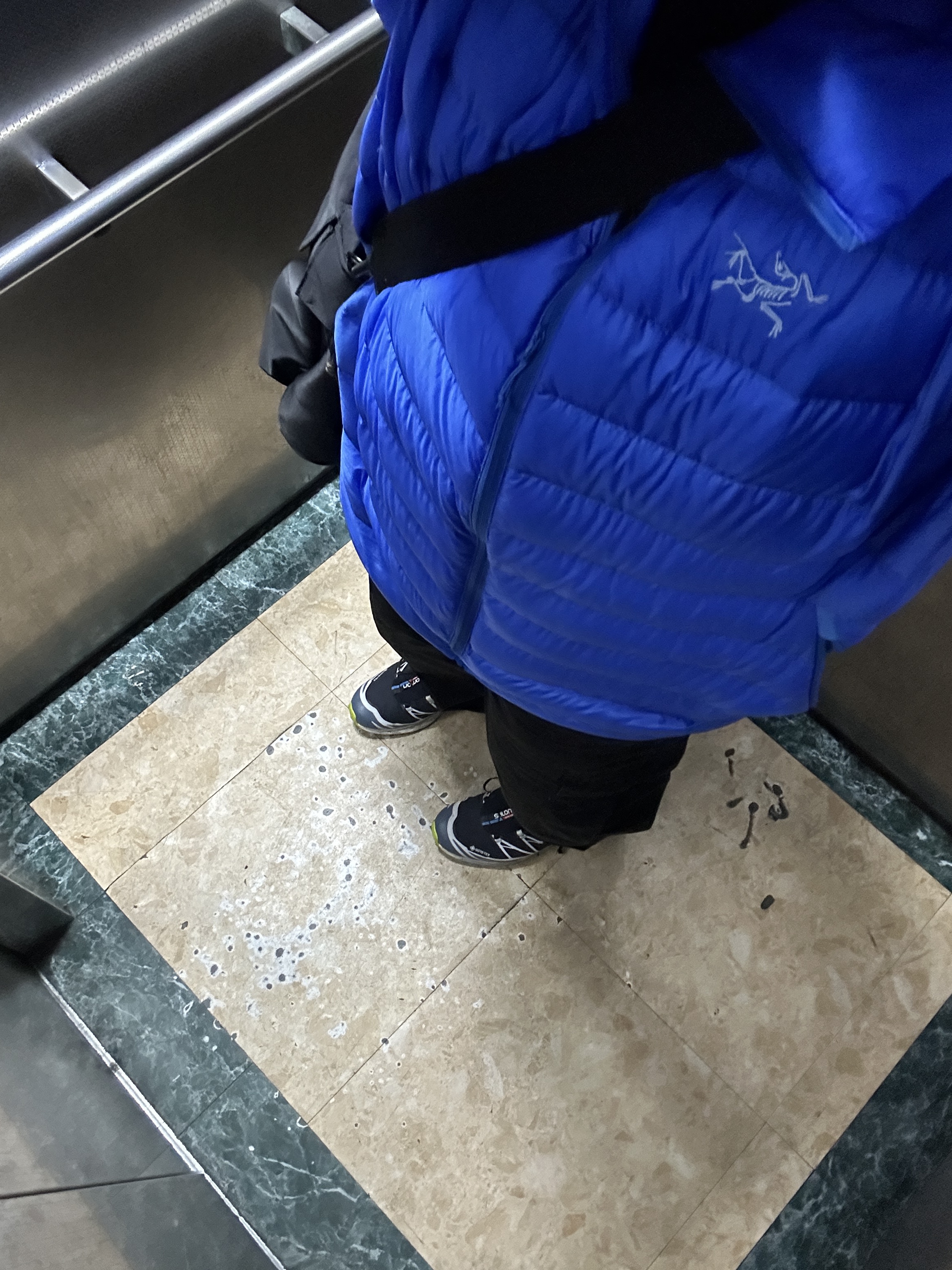 Arc'teryx Cerium LT Hoody Fluidity, Salomon XT-6 Gore-Tex Night Sky 착용 스타일 - 2