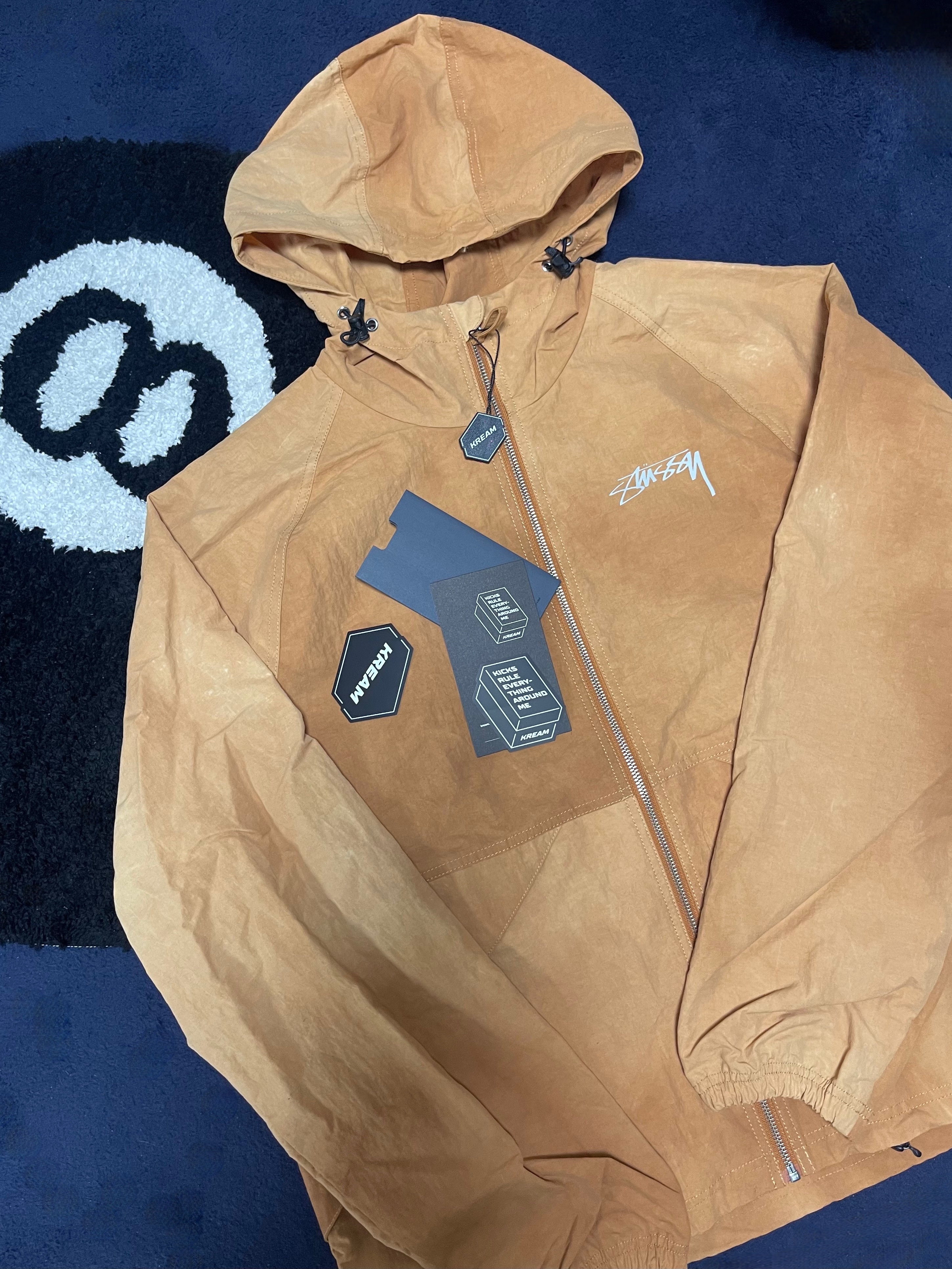 Stussy Wave Dye Beach Shell Jacket Orange, Nike Air Force 1 '07 WB Flax 착용 스타일 - 5