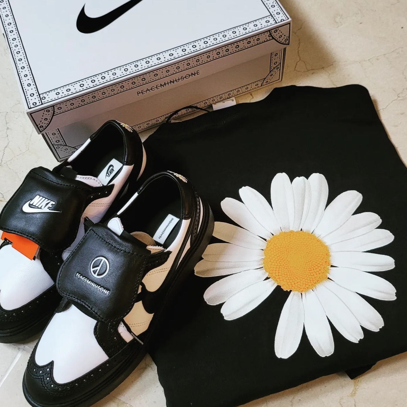 Nike x Peaceminusone LS T-Shirt Black (DR0098-010), Nike x Peaceminusone Kwondo1 Black and White 착용 스타일 - 1