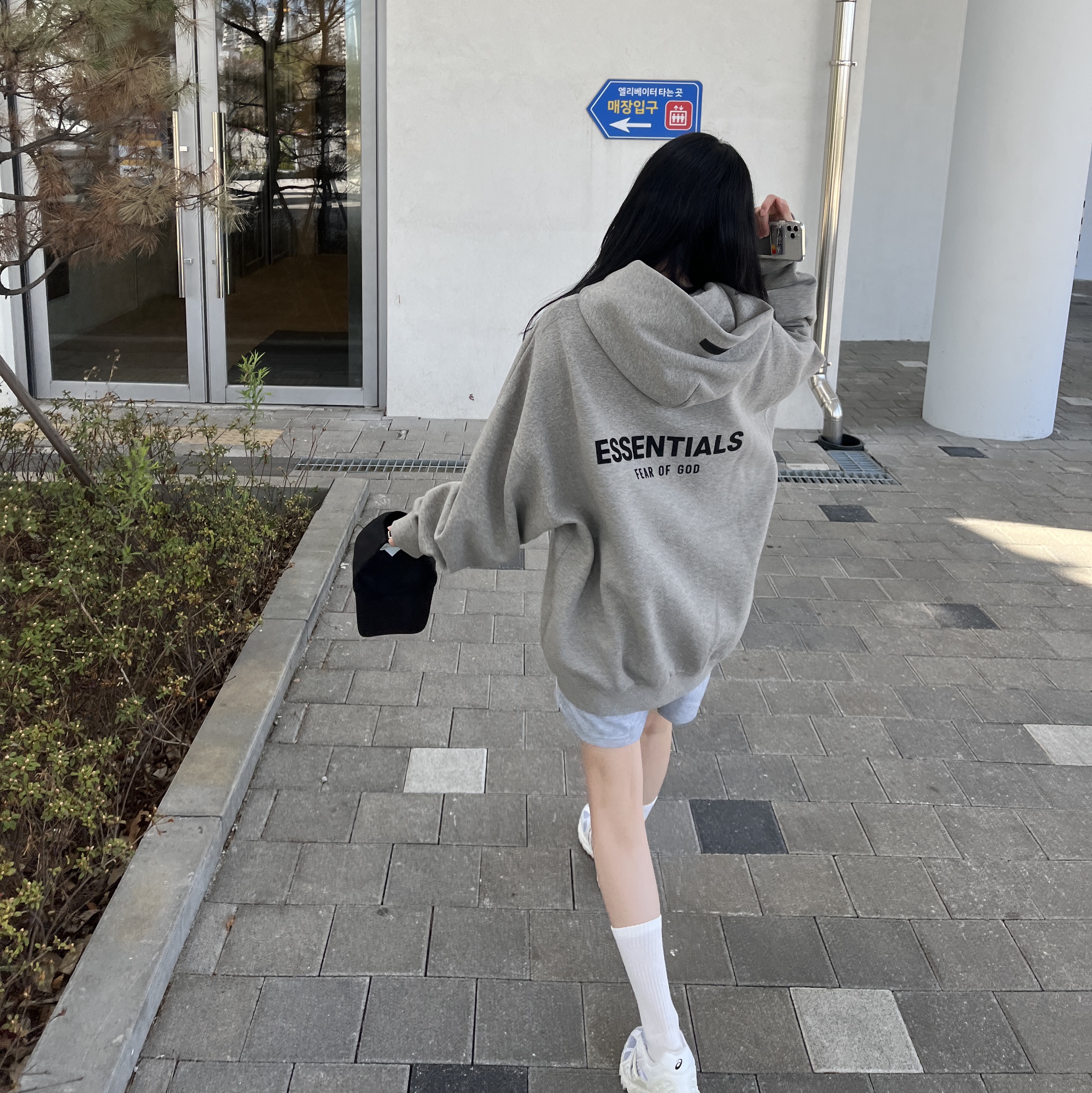 Essentials The Core Collection Hoodie Dark Oatmeal, (W) Asics x Matin Kim Gel-Sonoma 15-50 Glacier Grey White 착용 스타일