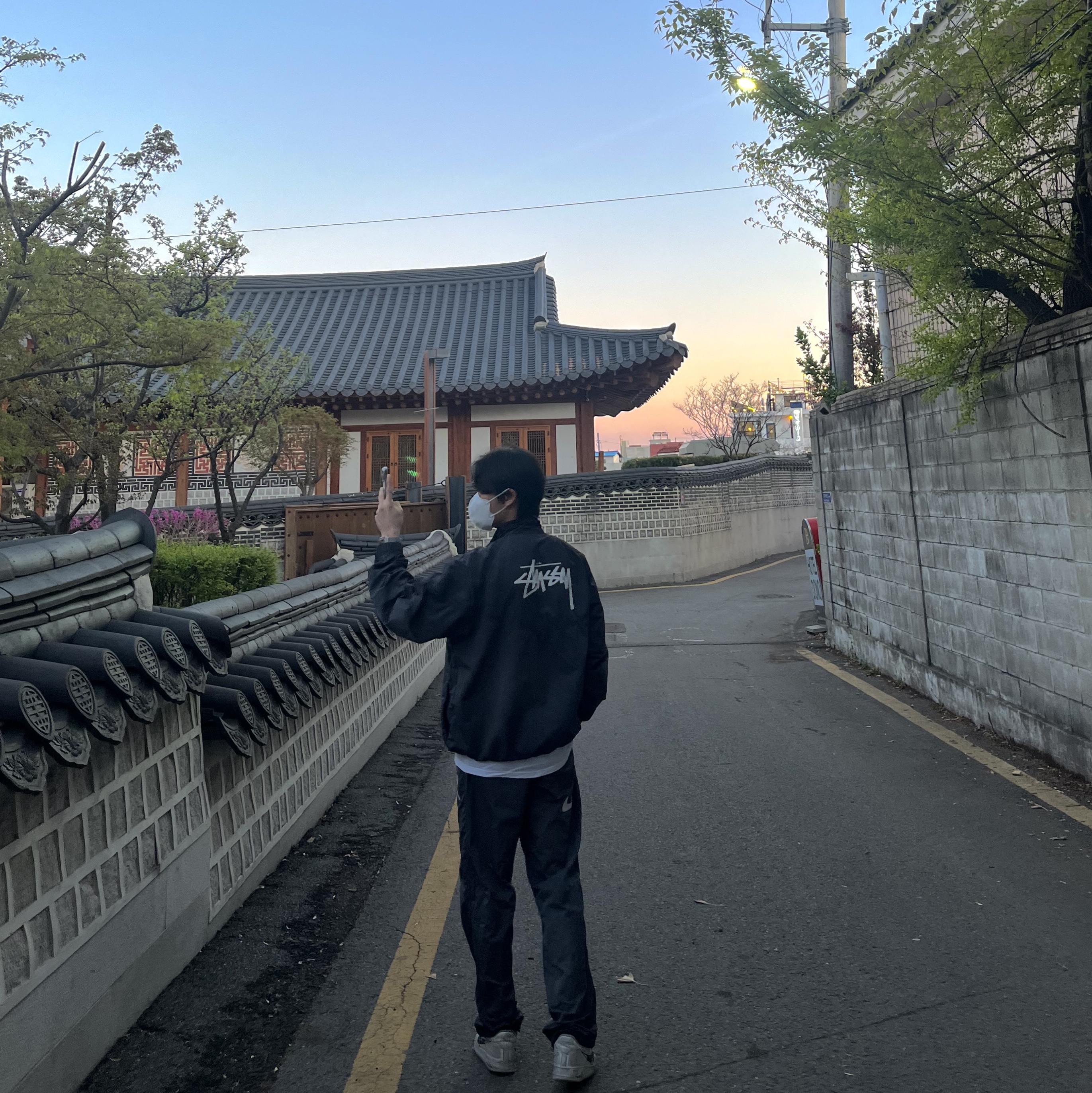 Nike x Stussy Windrunner Jacket Off Noir, Nike x Stussy Beach Pants Off Noir 착용 스타일