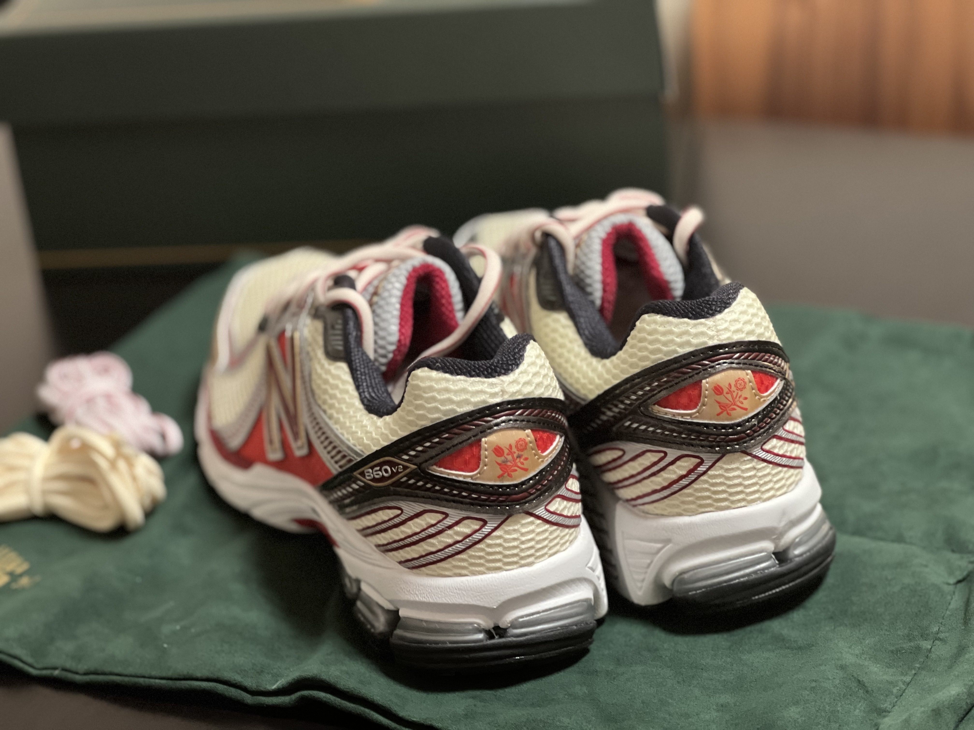 New Balance x Aime Leon Dore 860v2 Red 착용 스타일 - 4