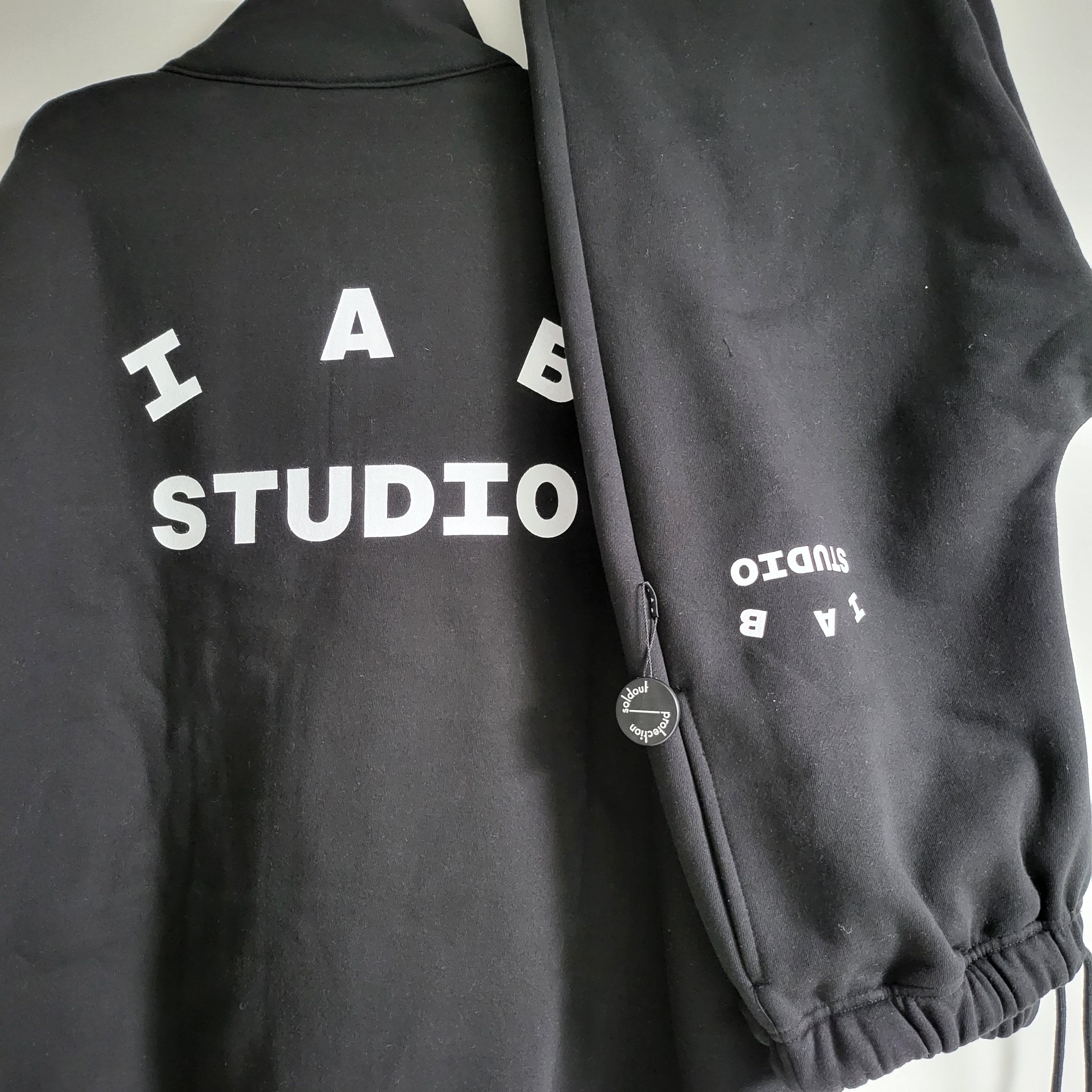 IAB Studio Half Zip-Up Black White, IAB Studio Sweatpants Black White - 23SS 착용 스타일