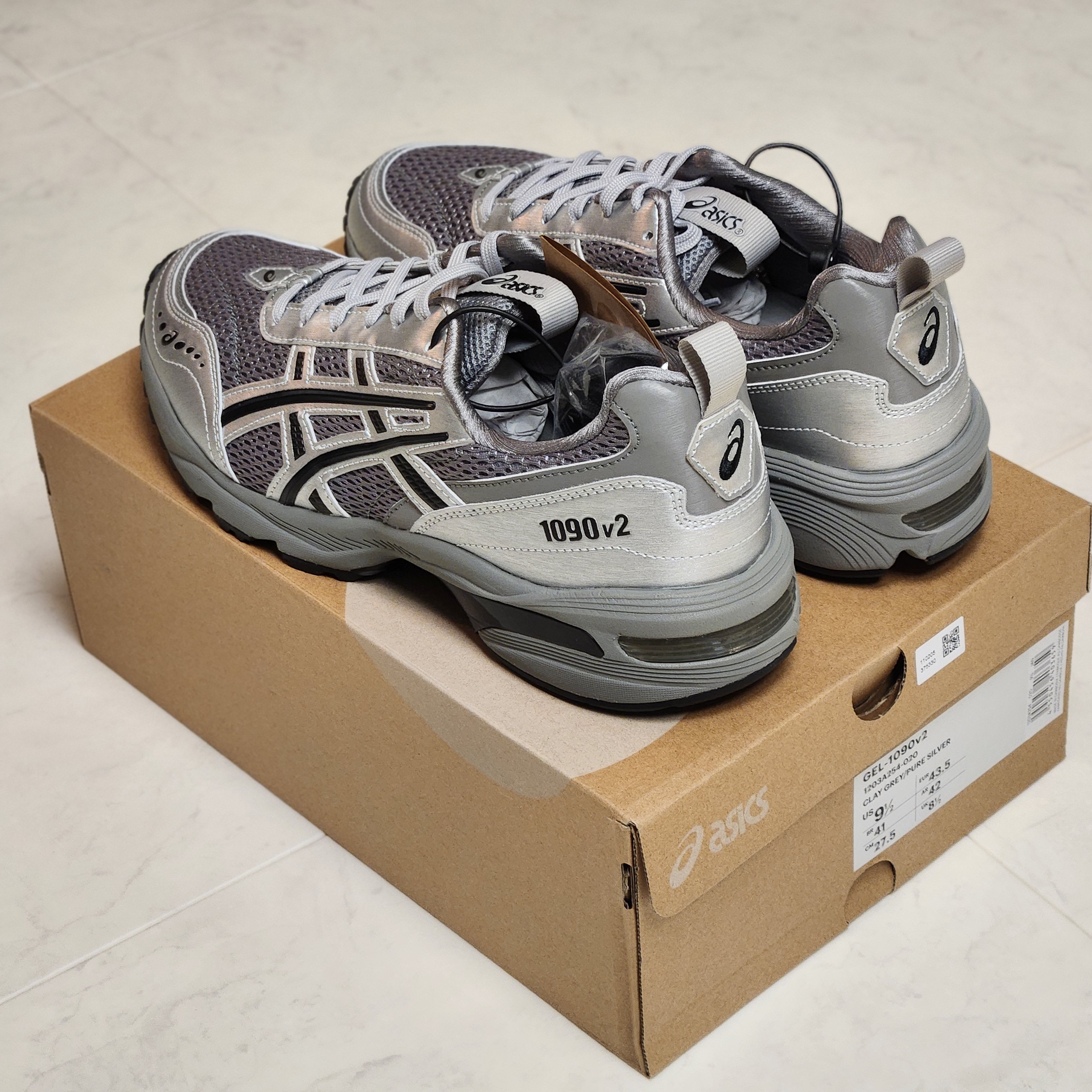 Asics x Freja Wewer Gel-1090 V2 Clay Grey Pure Silver 착용 스타일 - 2