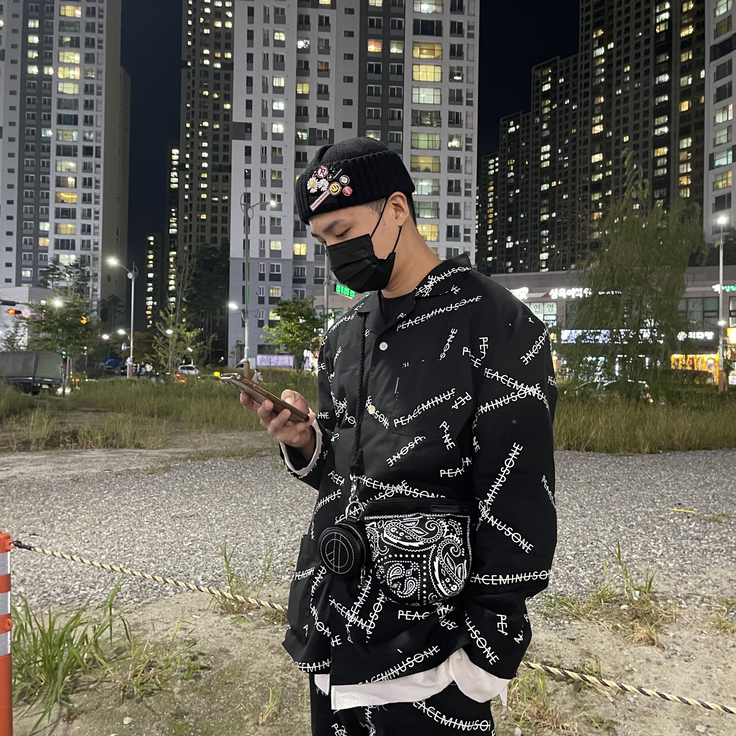 Nike x Peaceminusone Air Force 1 Low Para-Noise, Peaceminusone Leather Pouch #1 Black 착용 스타일 - 3