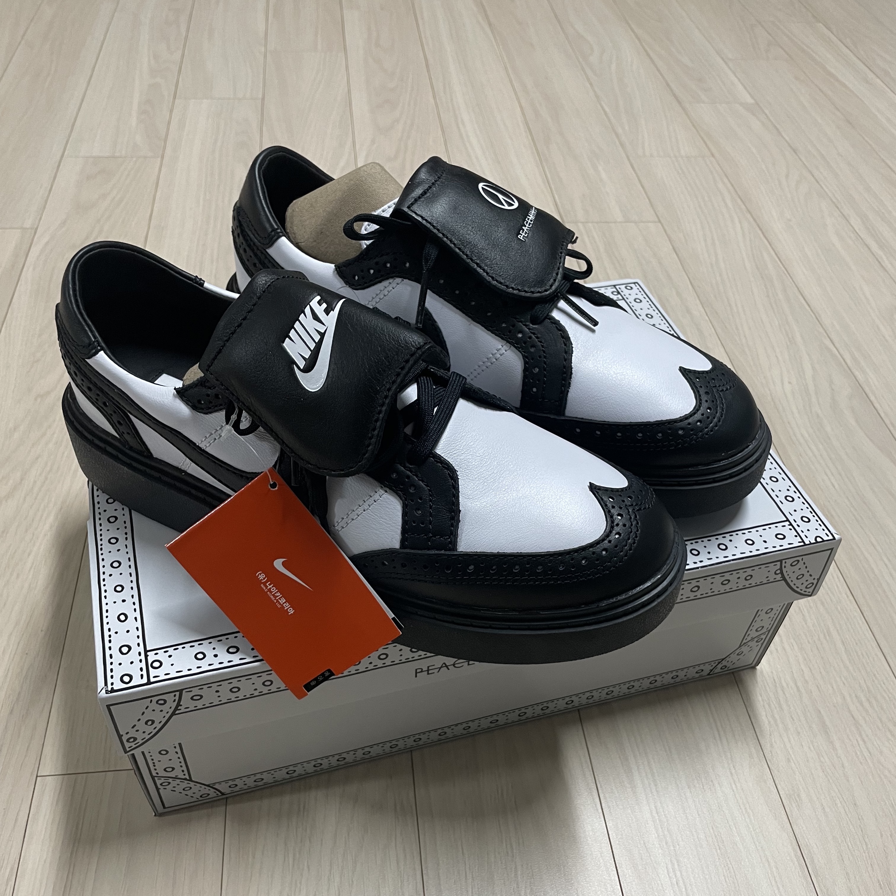 Nike x Peaceminusone Kwondo1 Black and White 착용 스타일 - 1