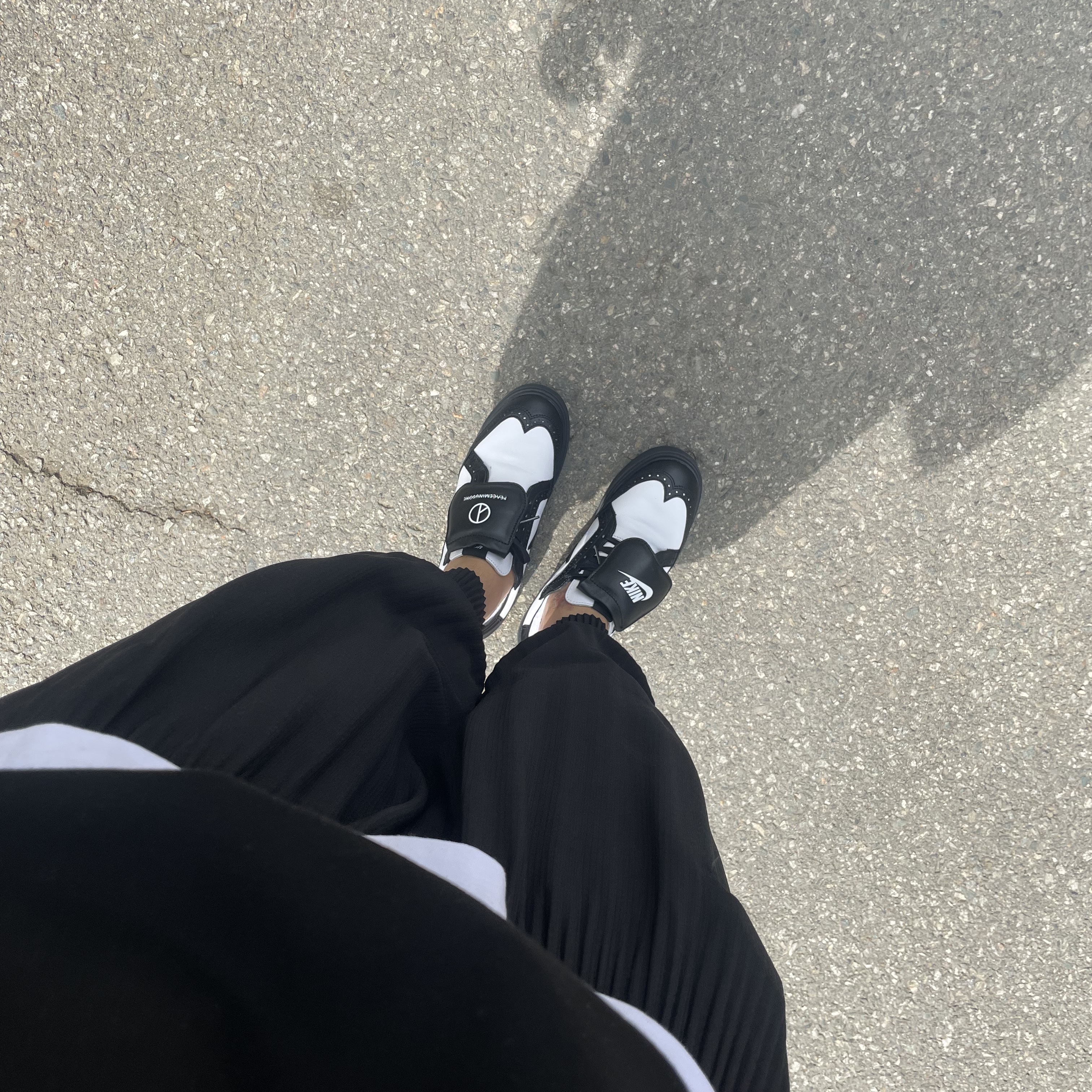 Nike x Peaceminusone Kwondo1 Black and White, Homme Plisse Issey Miyake Basics Pants Black 착용 스타일