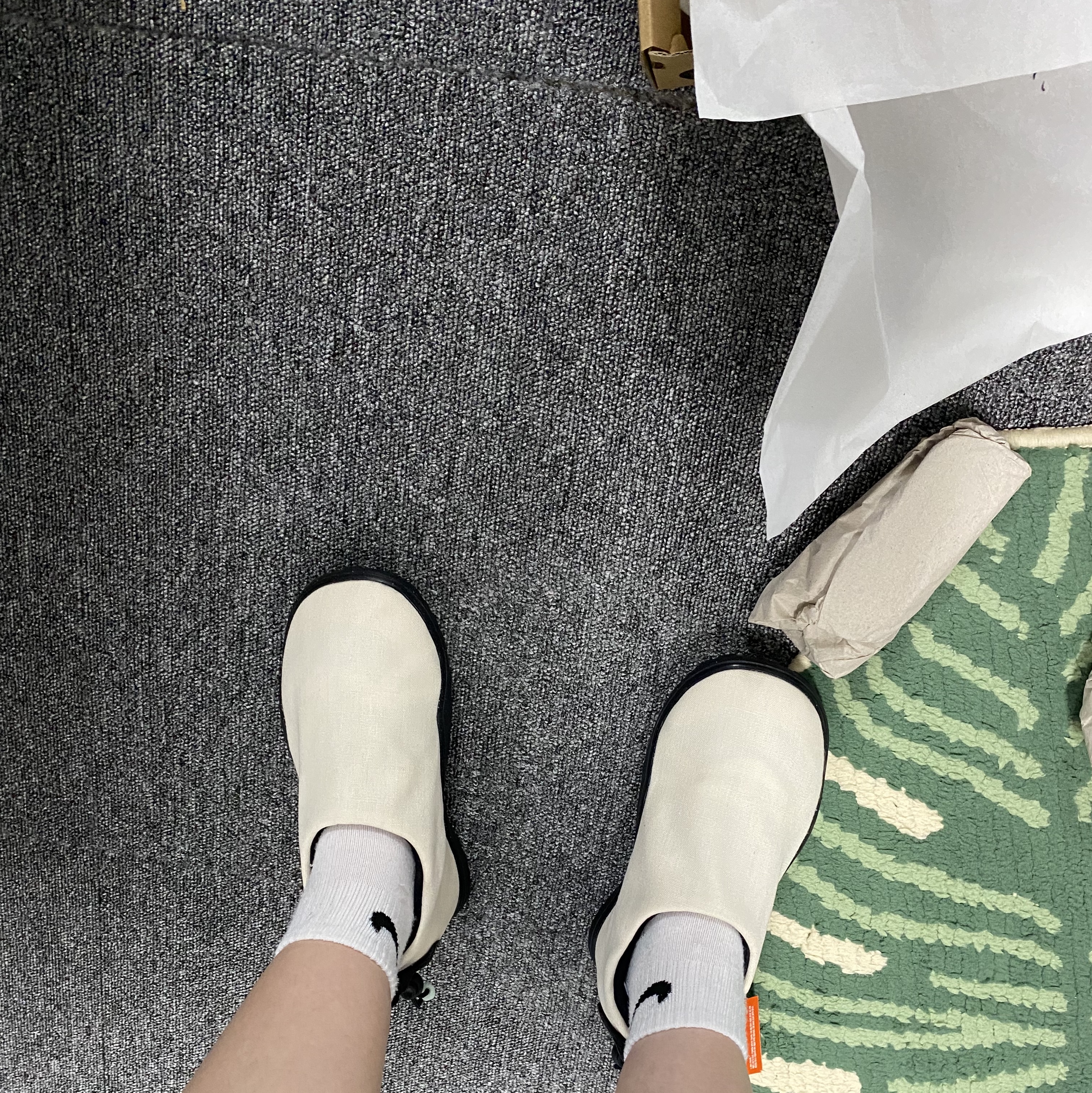 Nike ACG Moc Summit White and Black 착용 스타일 - 3