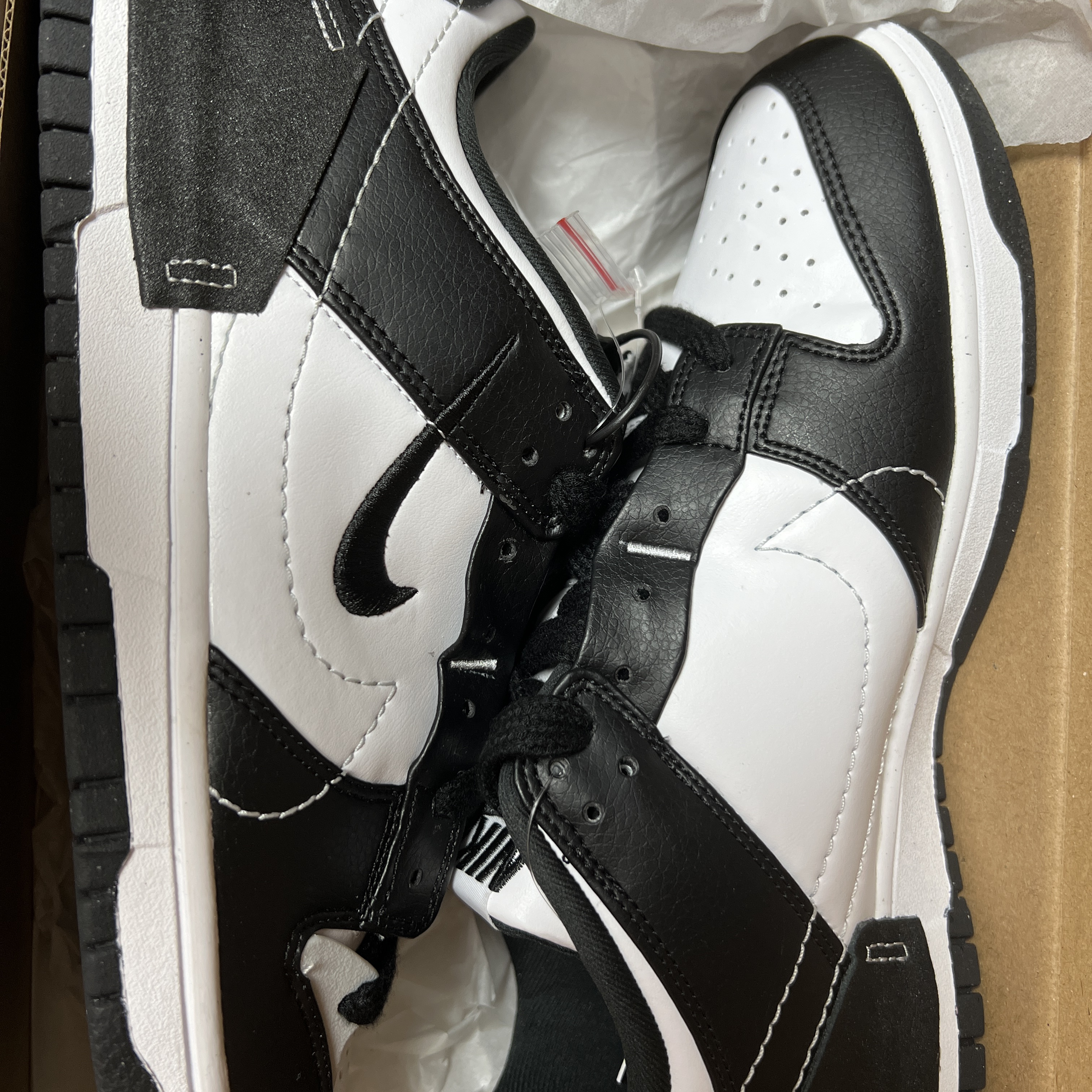 (W) Nike Dunk Low Disrupt 2 Black White 착용 스타일