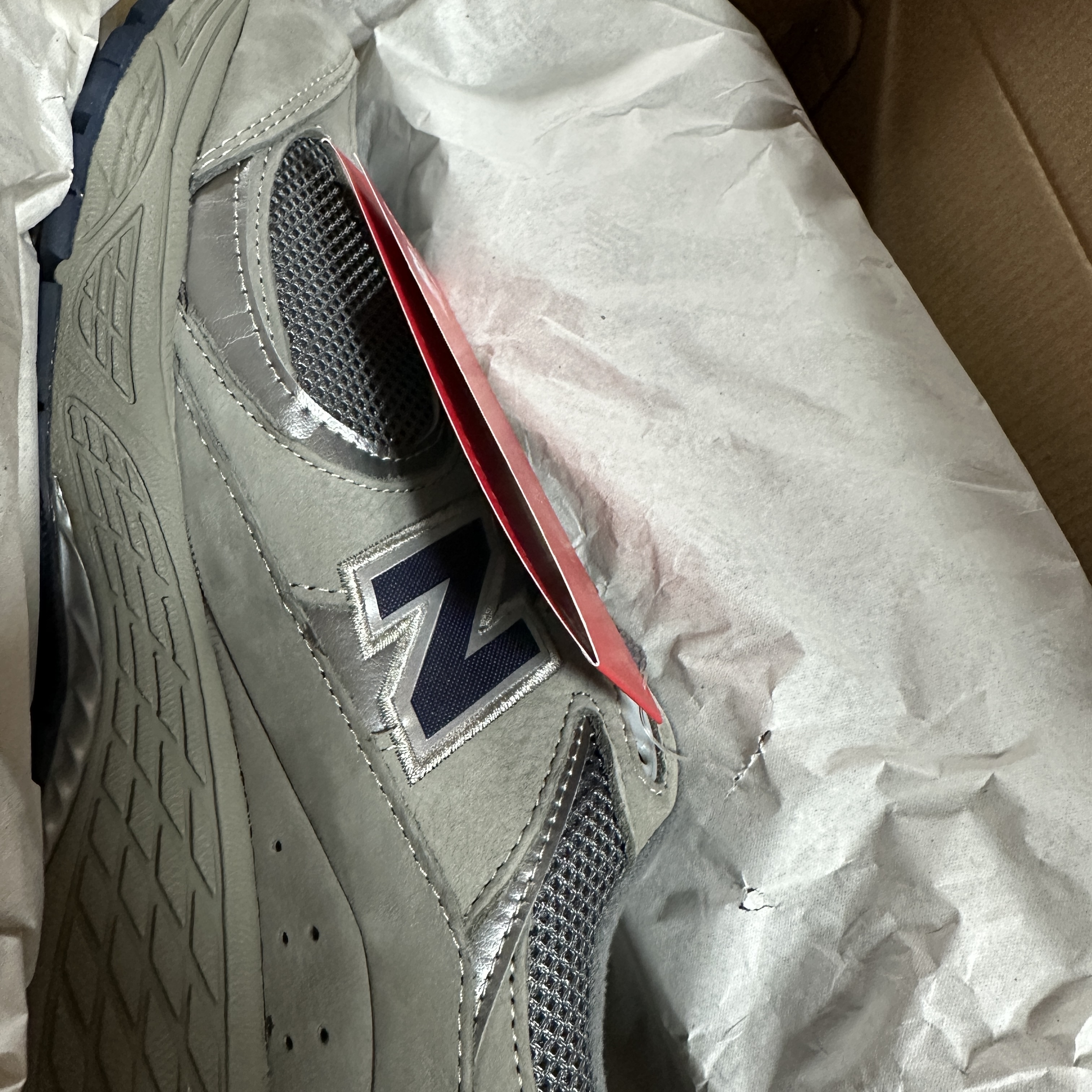 New Balance 2002R Gray 착용 스타일