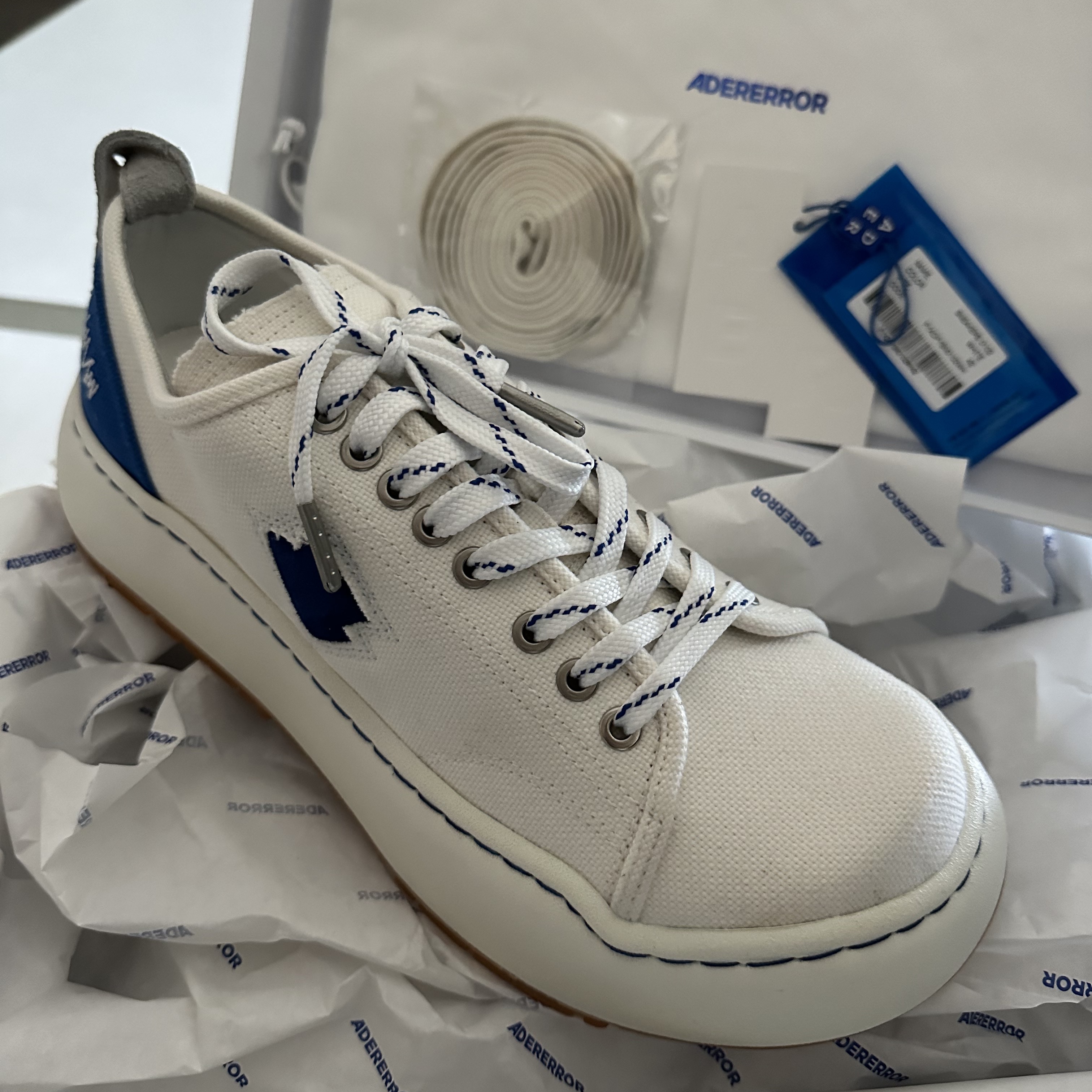 Ader Error Log; Canv White 착용 스타일