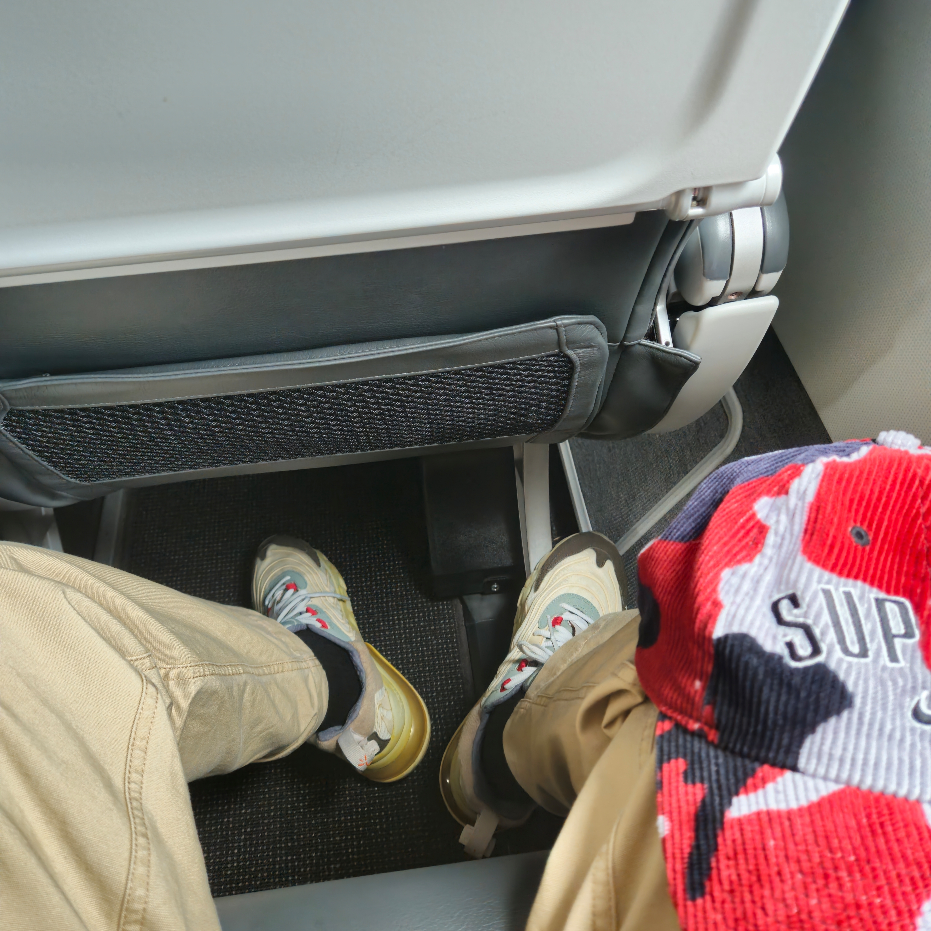 Supreme x Nike Arc Corduroy 6-Panel Red Camo - 22SS, Nike x Travis Scott Air Max 270 React Cactus Trails 착용 스타일