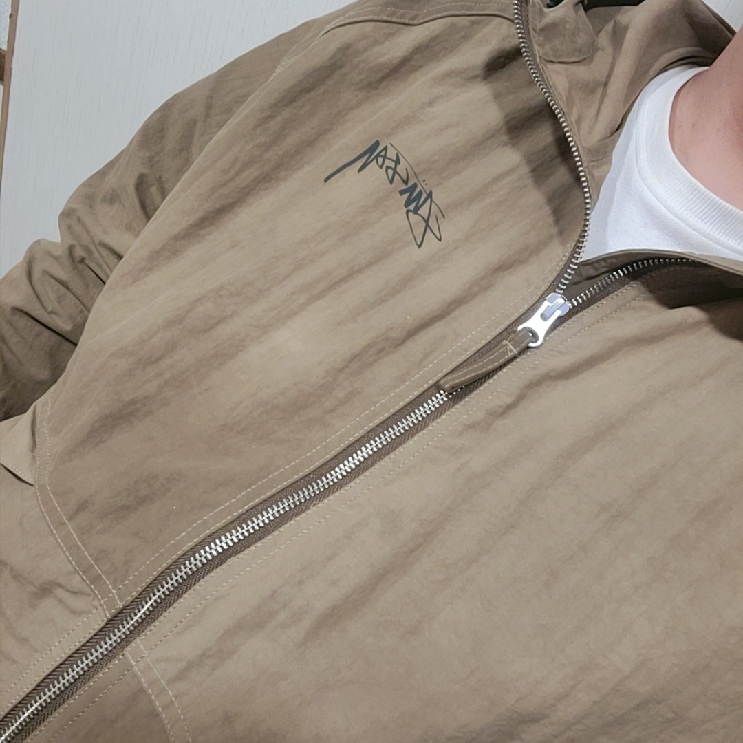 Stussy Wave Dye Beach Shell Jacket Brown 착용 스타일