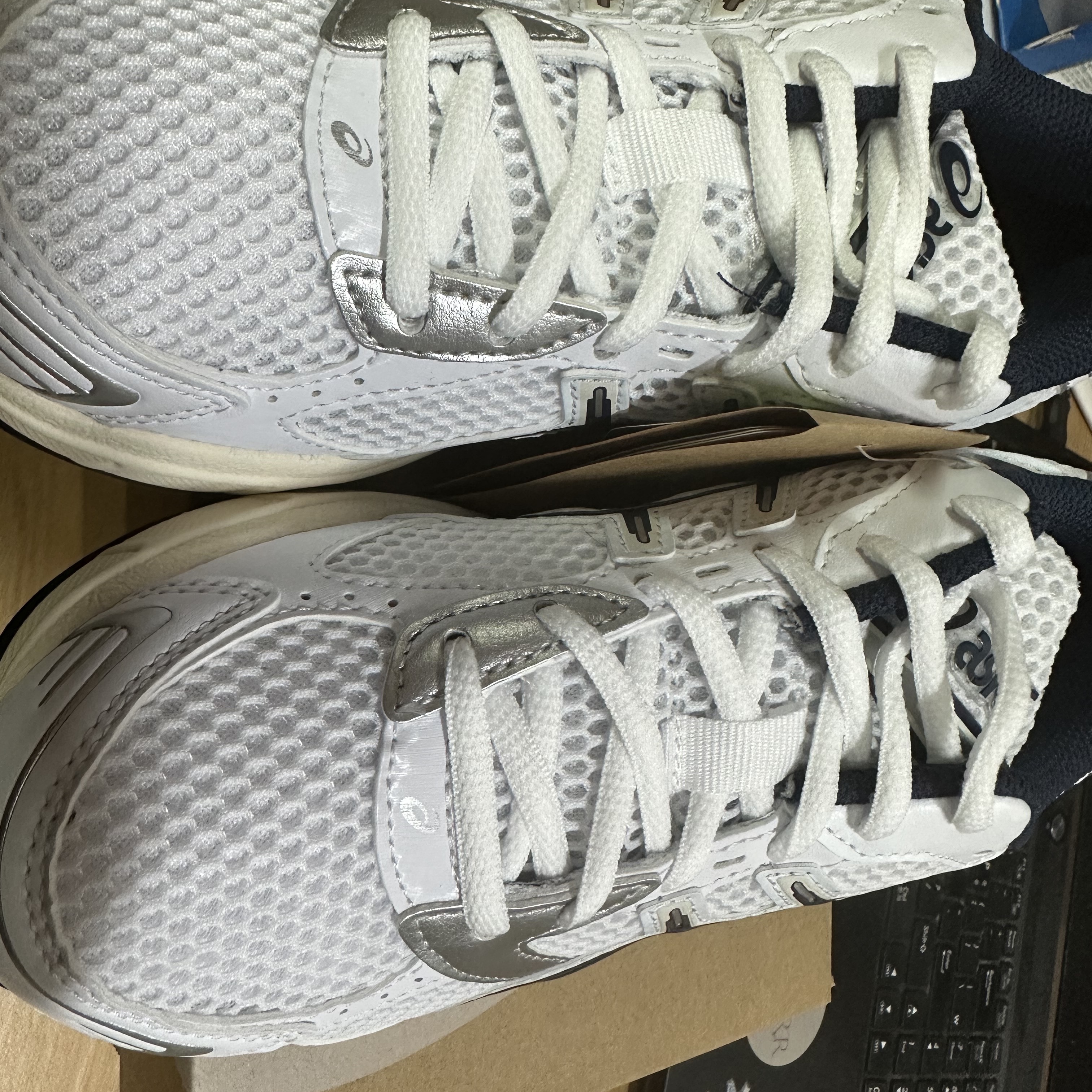 (W) Asics Gel-1130 White Midnight 착용 스타일