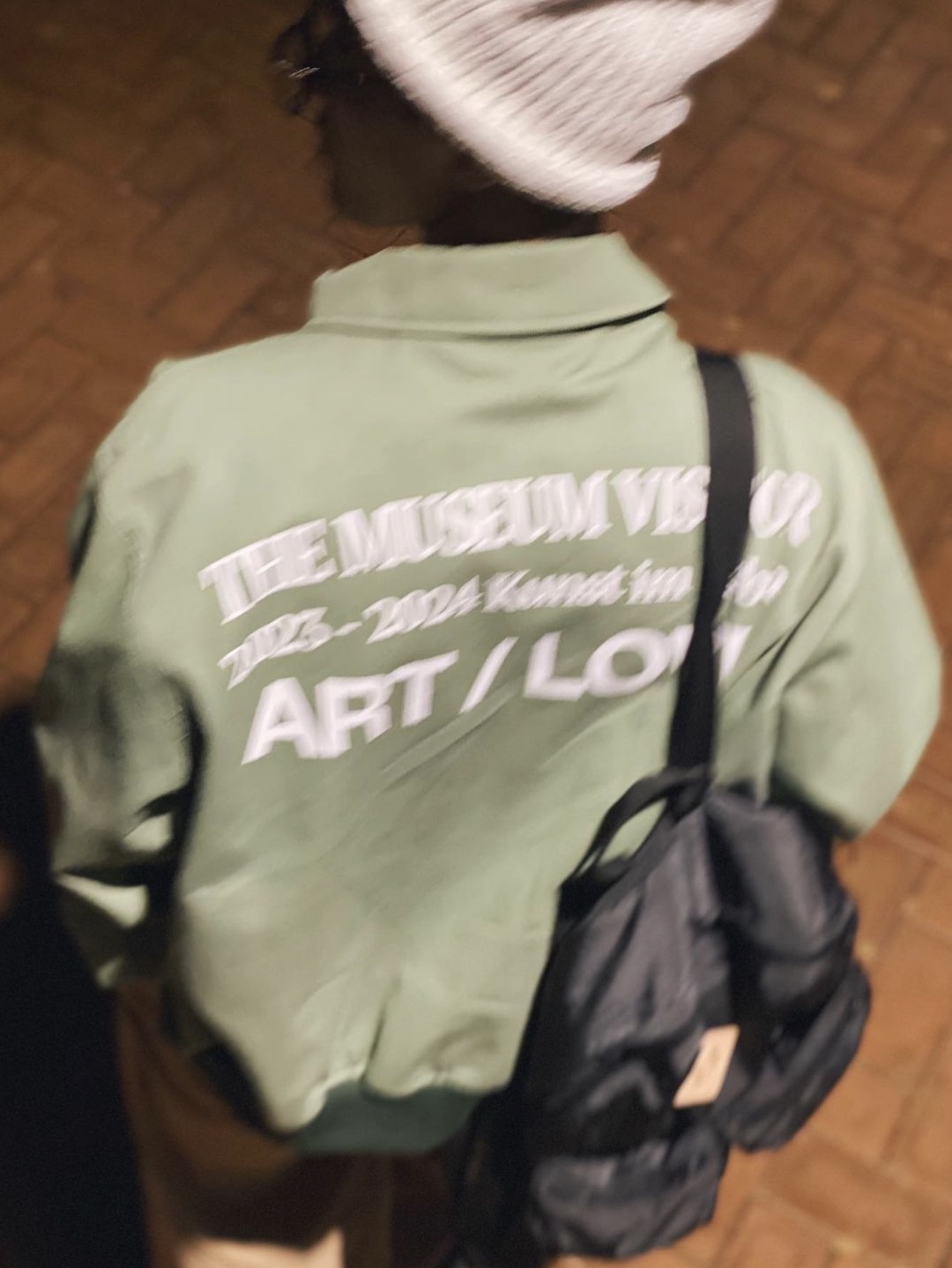 The Museum Visitor Curved Flap Pocket Bomber Jacket Khaki -23PS, The Museum Visitor Ticket Beanie White - 23PS 착용 스타일 - 1