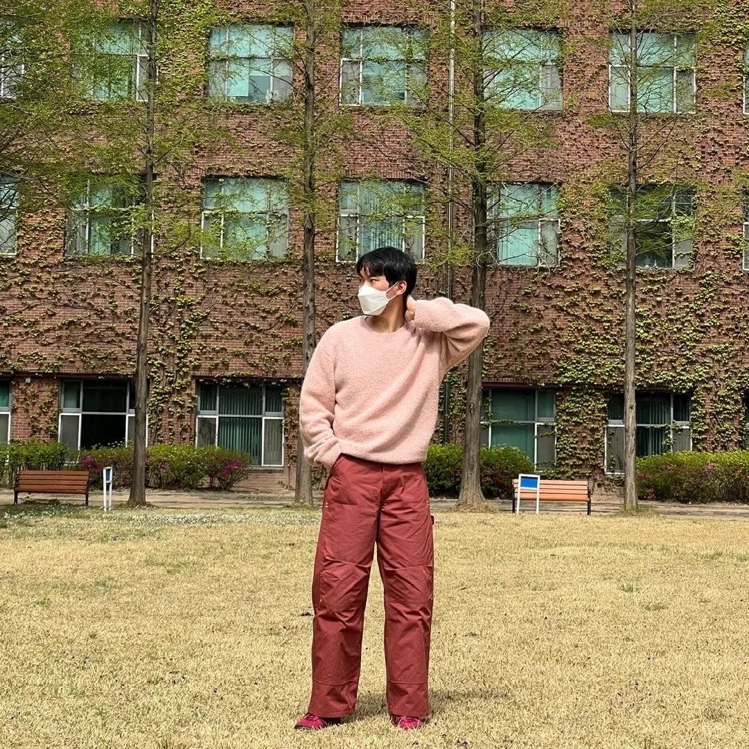 Adidas Tobacco Gruen Collegiate Burgundy 착용 스타일 - 1