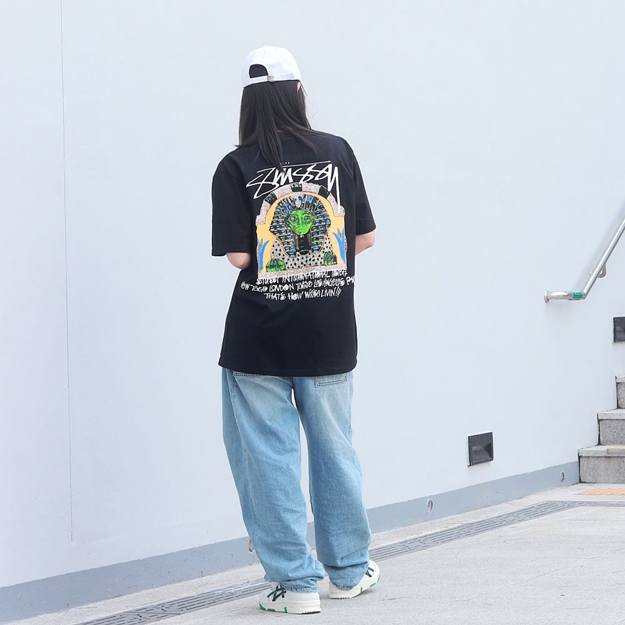 Stussy Sphinx T-shirt Black, Asics EX89 White French Blue 착용 스타일 - 1