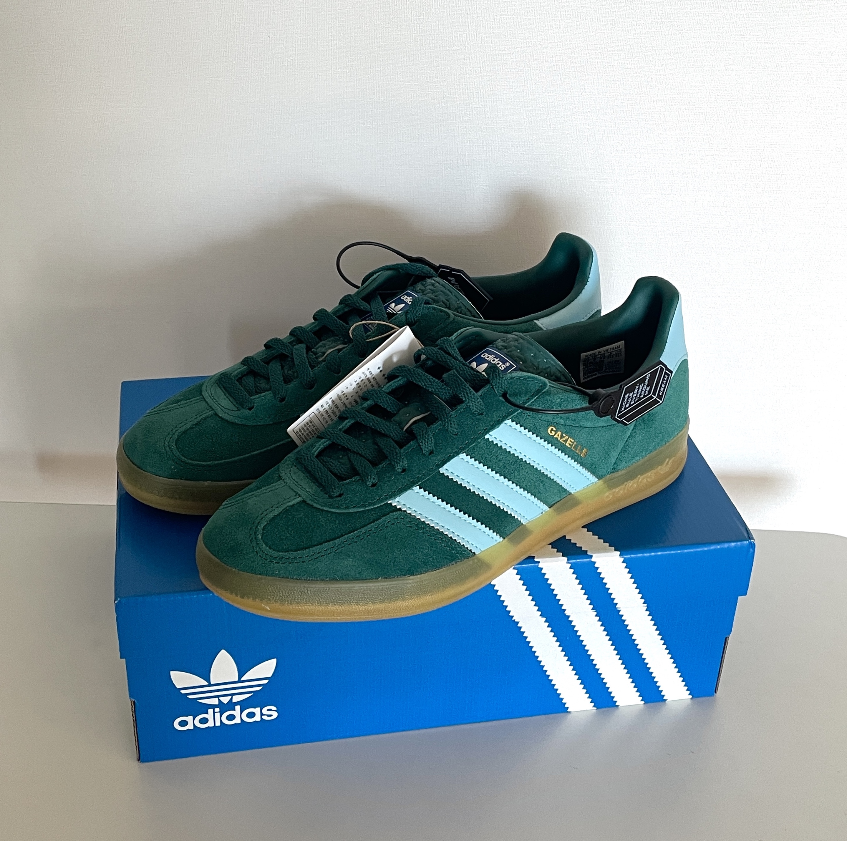 Adidas Gazelle Indoor Collegiate Green Hazy Sky 착용 스타일