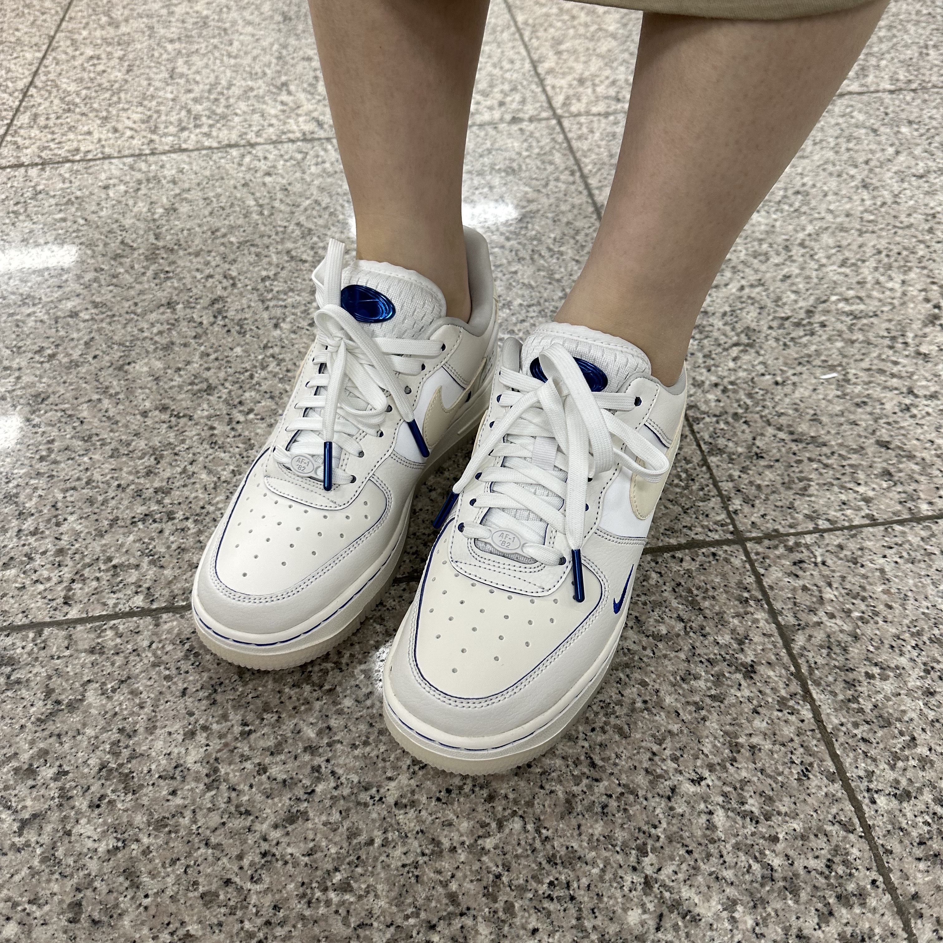 (W) Nike Air Force 1 '07 LX Game Royal Sail 착용 스타일 - 2