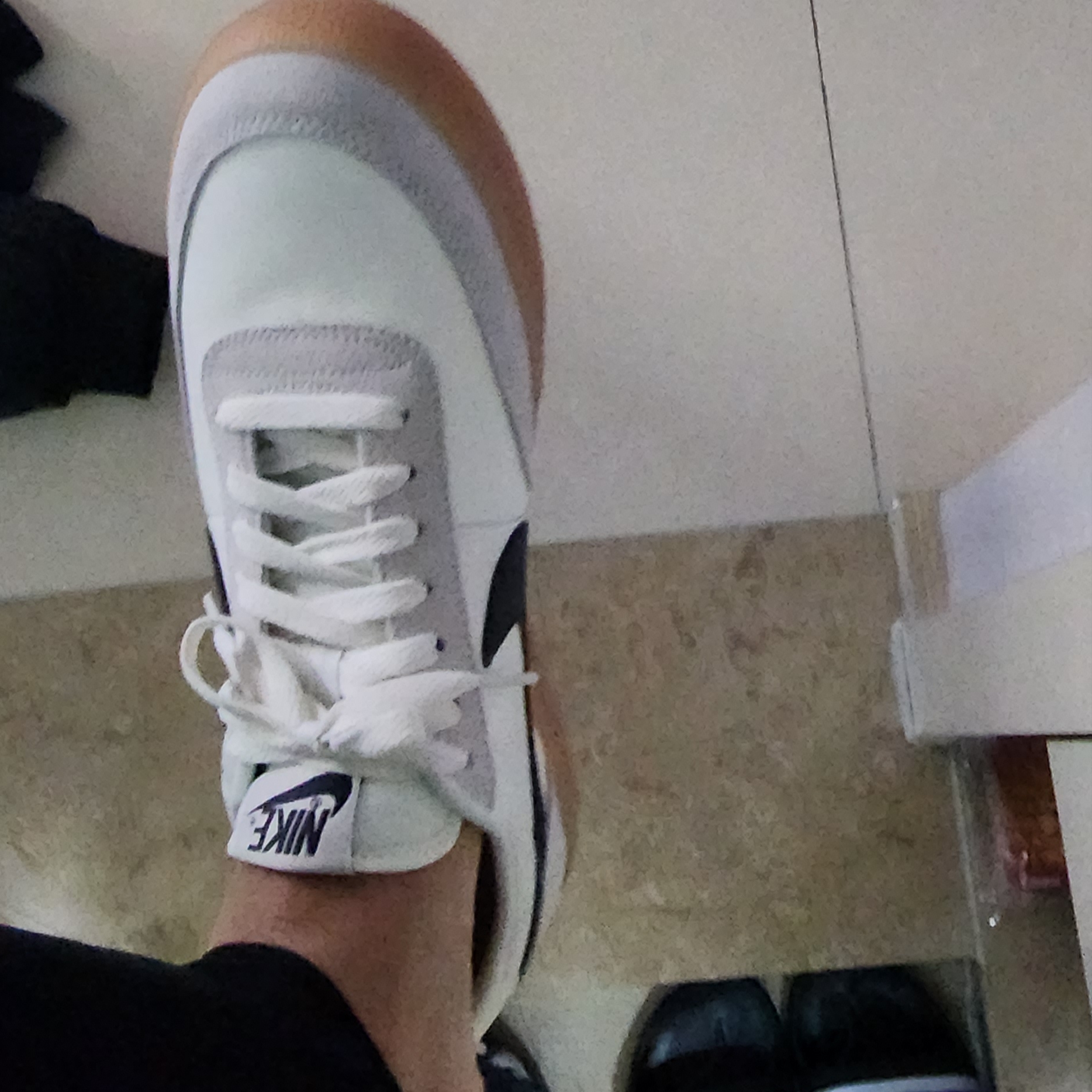 Nike Killshot 2 Leather Sail Oil Grey Gum 착용 스타일