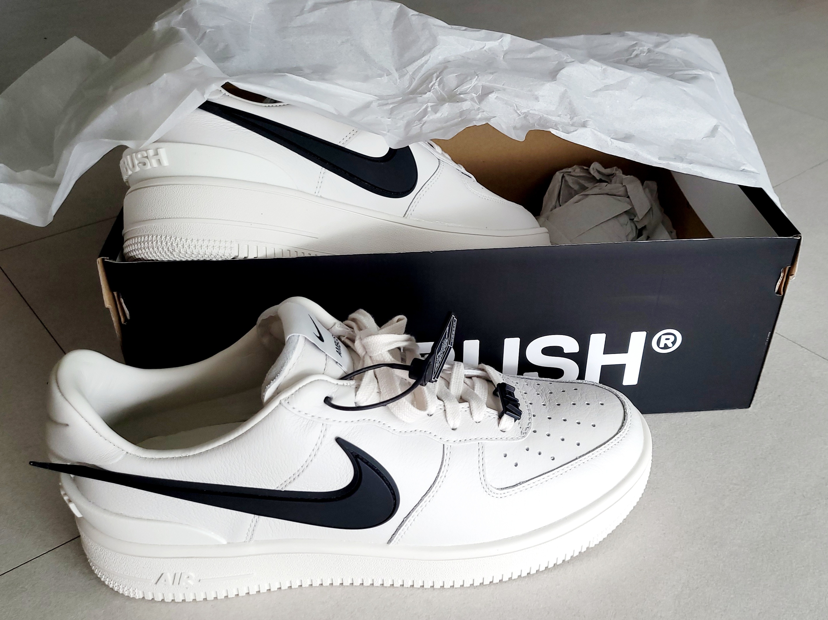 Nike x Ambush Air Force 1 Low SP Phantom 착용 스타일