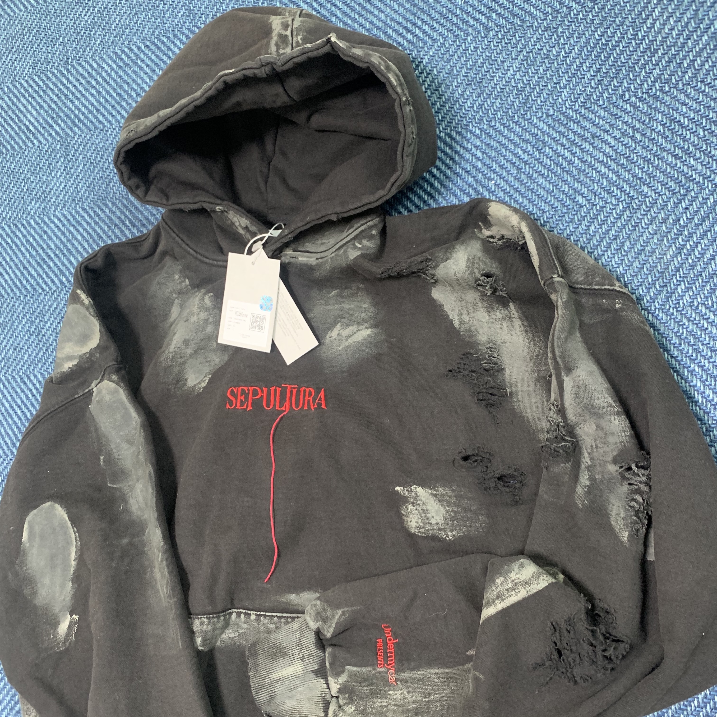 Undermycar Sepultura Damage Washed Hood Rubber Dirty Coated - 23SS 착용 스타일 - 2