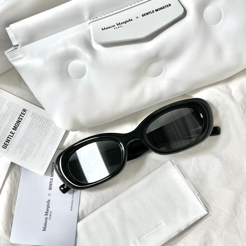 Gentle Monster x Maison Margiela MM004 Black Black, Gentle Monster x Maison Margiela MM010S Clear Black Gradient 착용 스타일 - 1