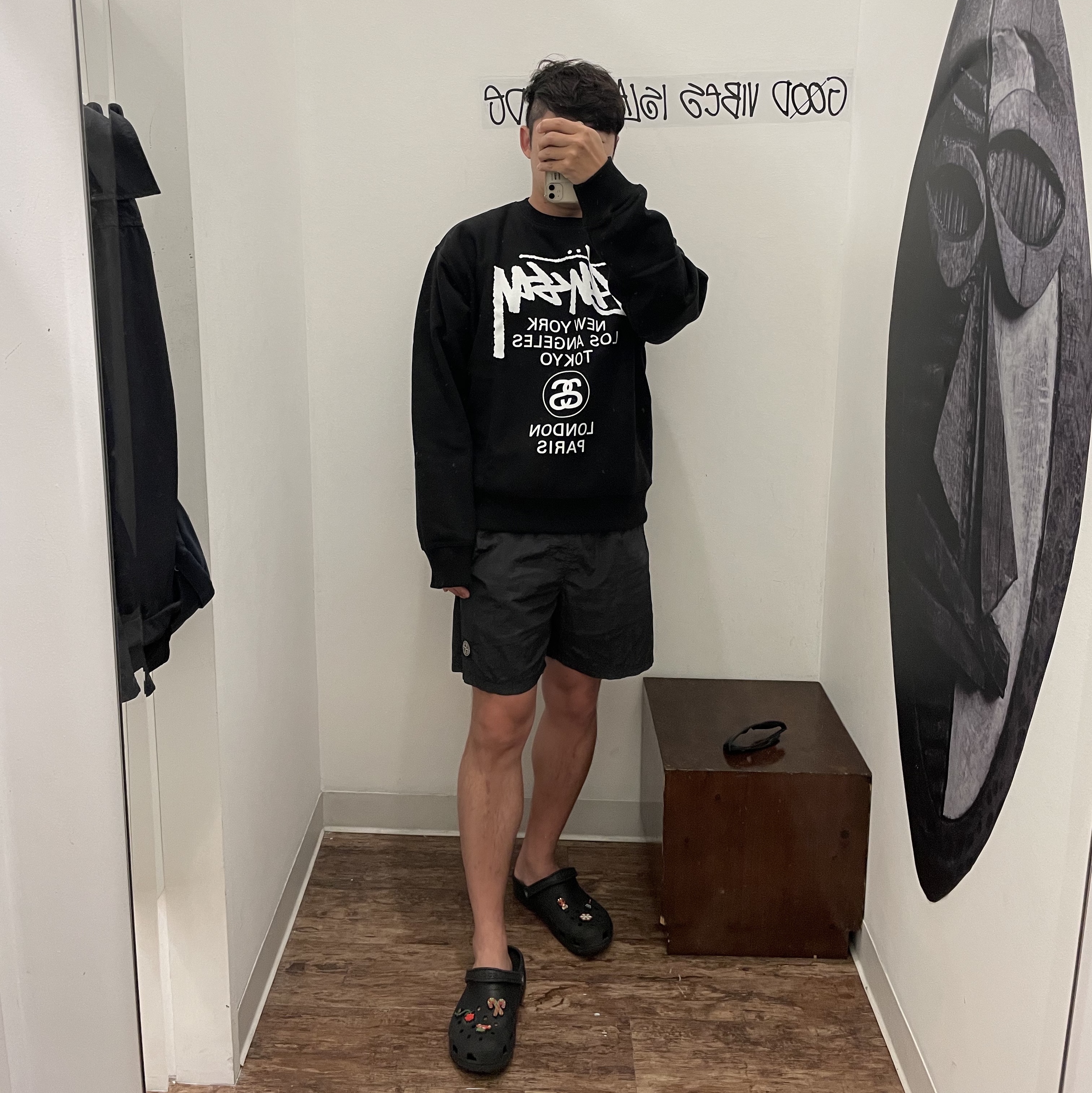 Stussy World Tour Crew Black 2023, Stone Island B0943 Nylon Metal Swimming Trunk Black - 23SS 착용 스타일